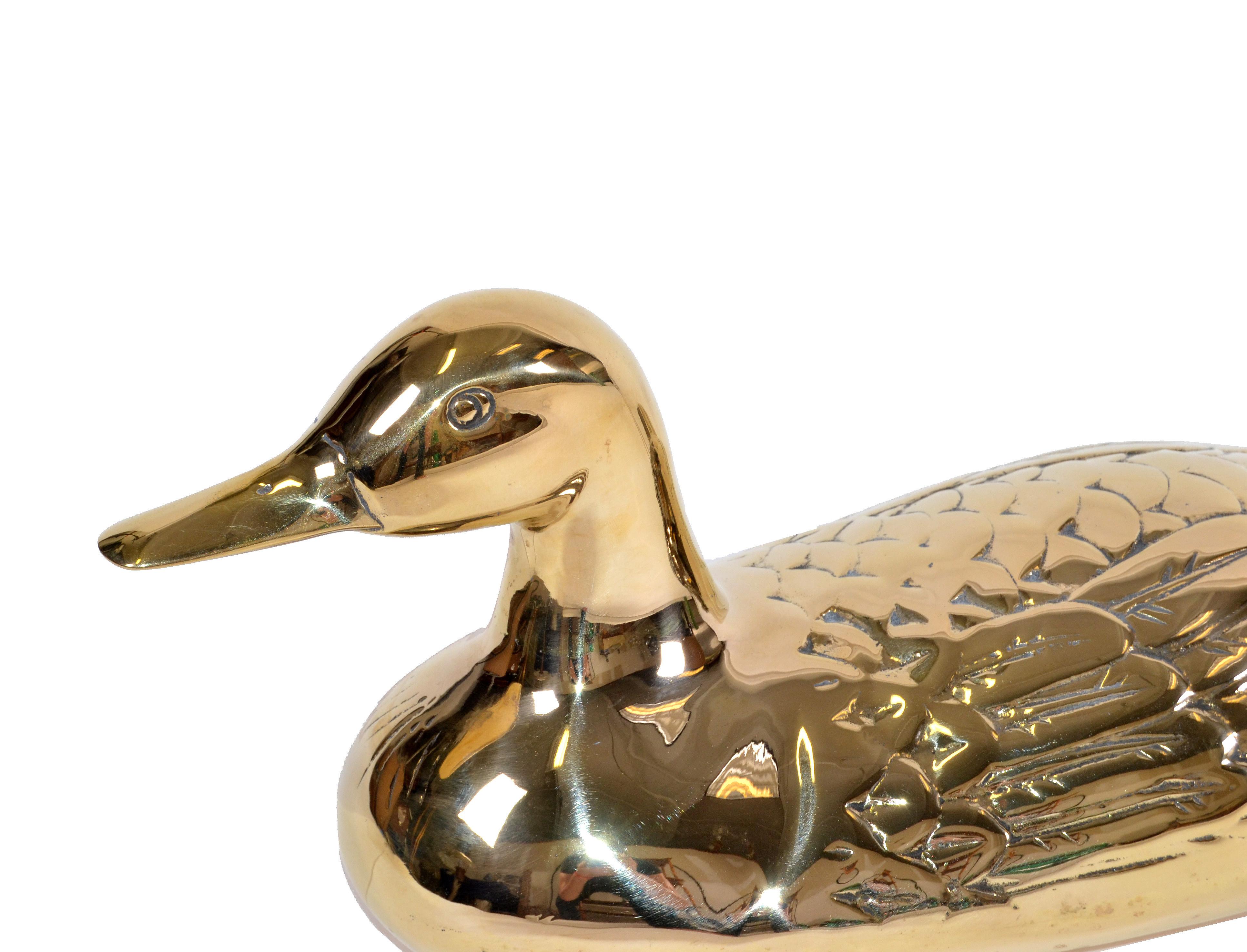 1970 Mid-Century Modern Life-Size Bronze Duck Animal Sculpture Table Decoration For Sale 1