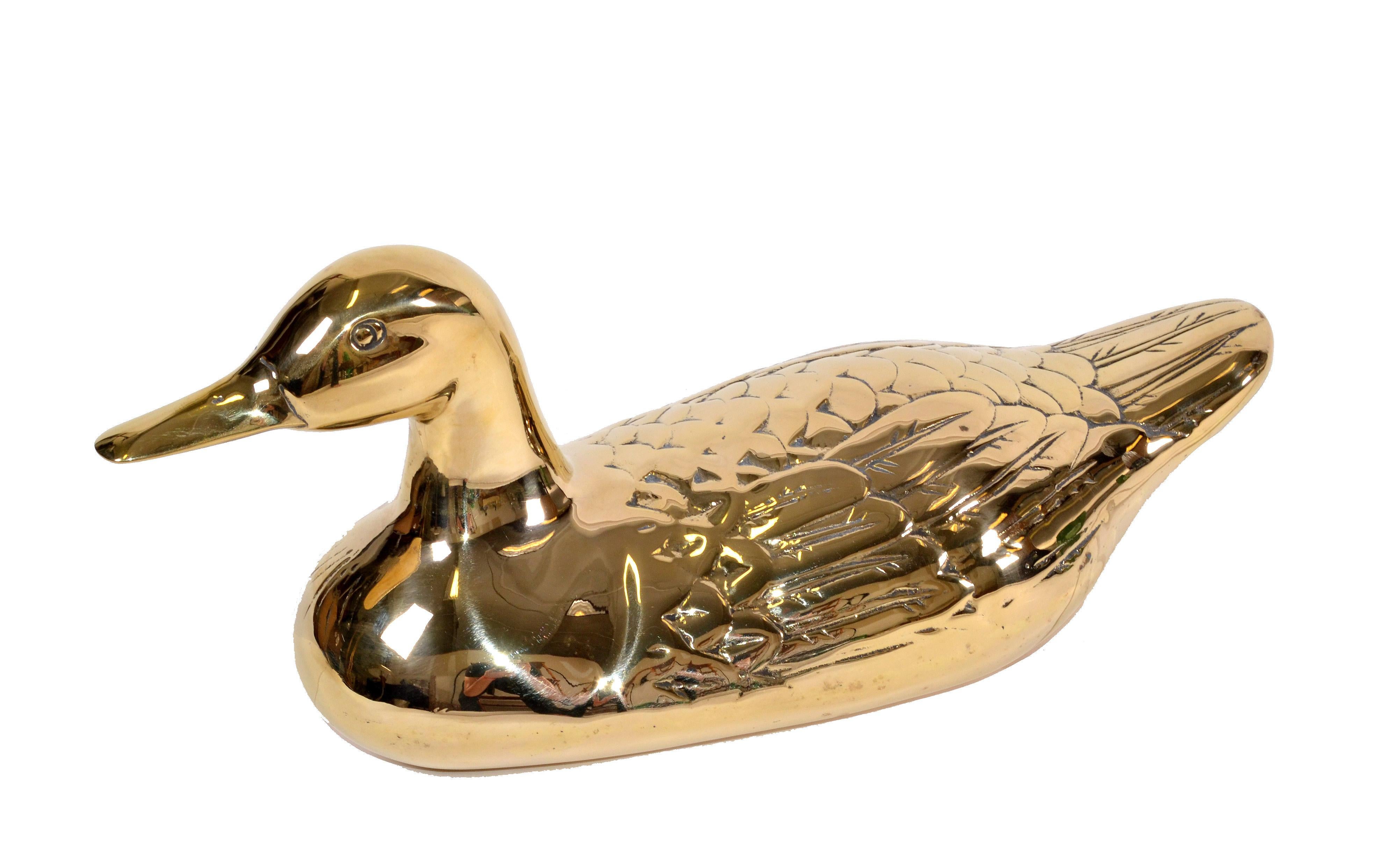 1970 Mid-Century Modern Life-Size Bronze Duck Animal Sculpture Table Decoration For Sale 3