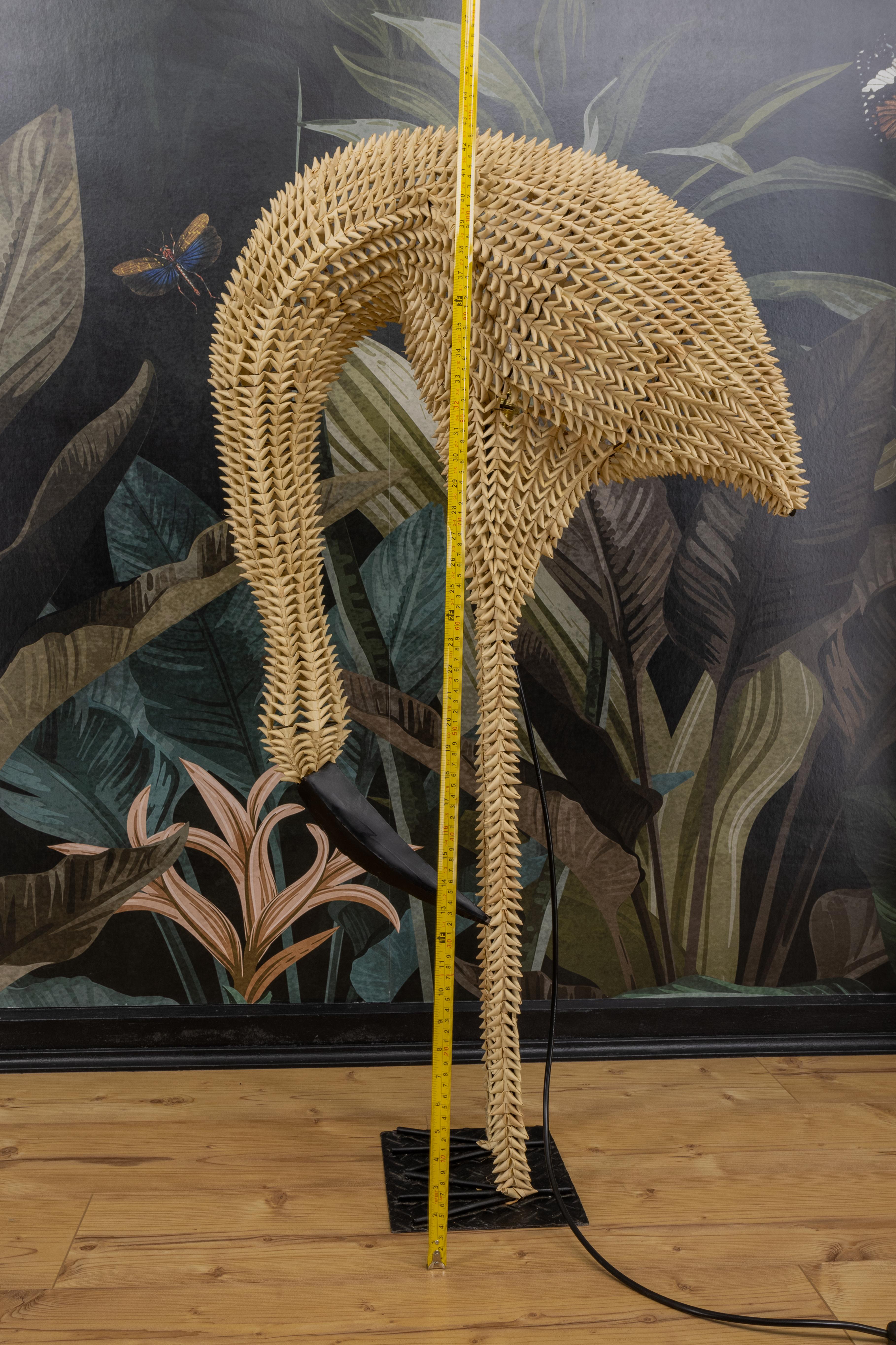 Lampada da terra a forma di uccello in rattan della metà del secolo scorso, 1960, europea in vendita 8