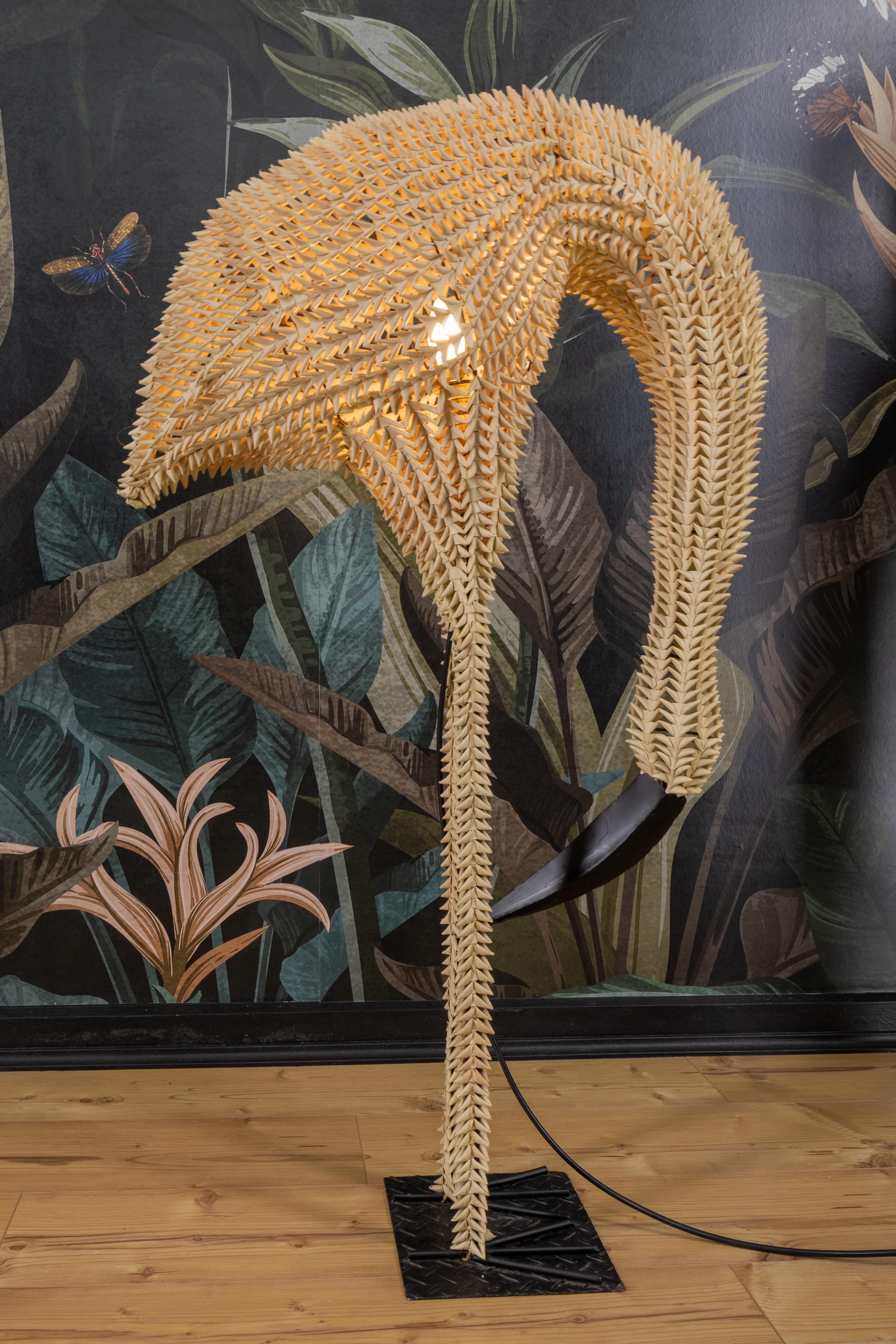 Tessuto Lampada da terra a forma di uccello in rattan della metà del secolo scorso, 1960, europea in vendita