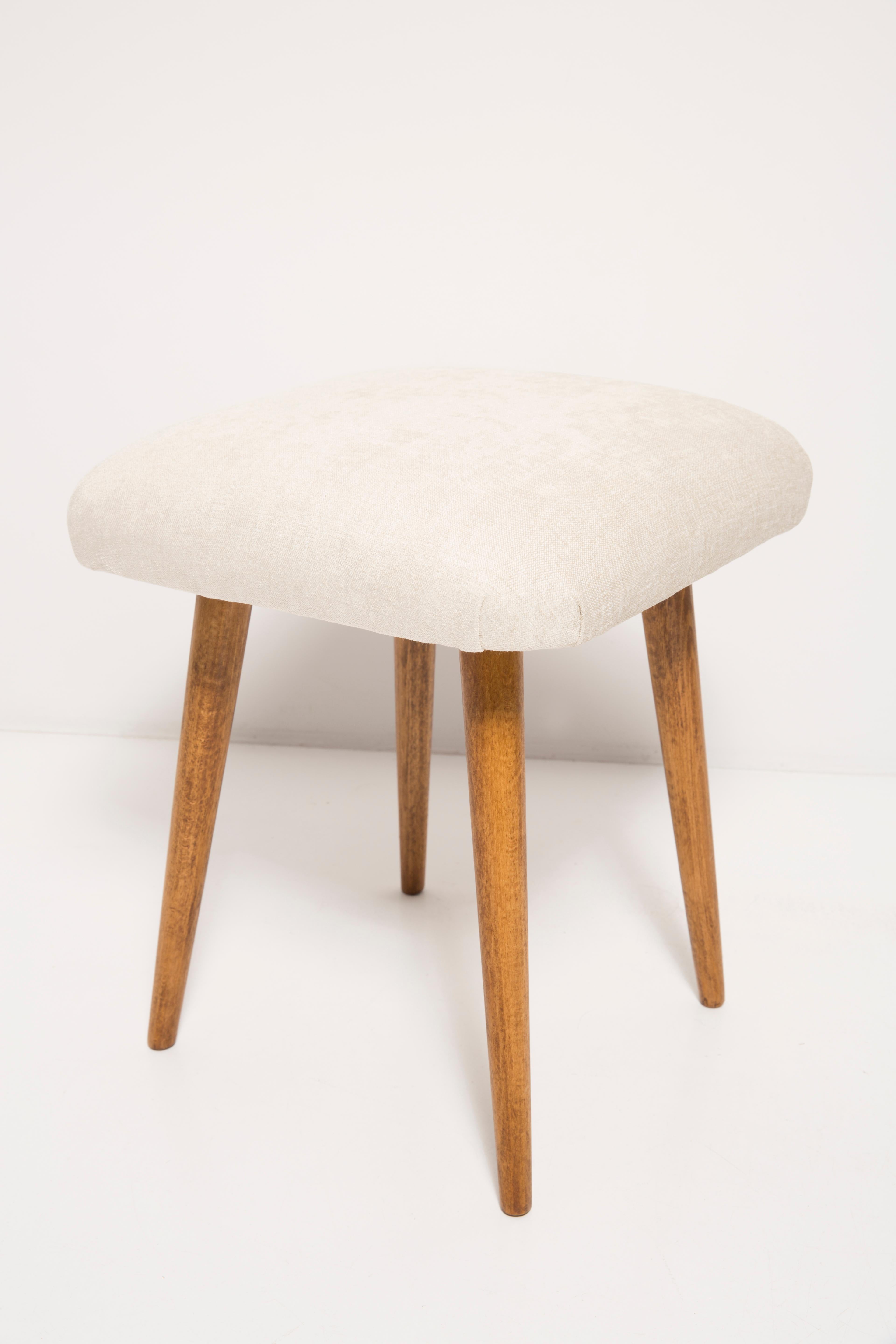 Mid-Century Modern Tabouret beige clair de style moderne du milieu du siècle dernier, Europe, années 1960 en vente