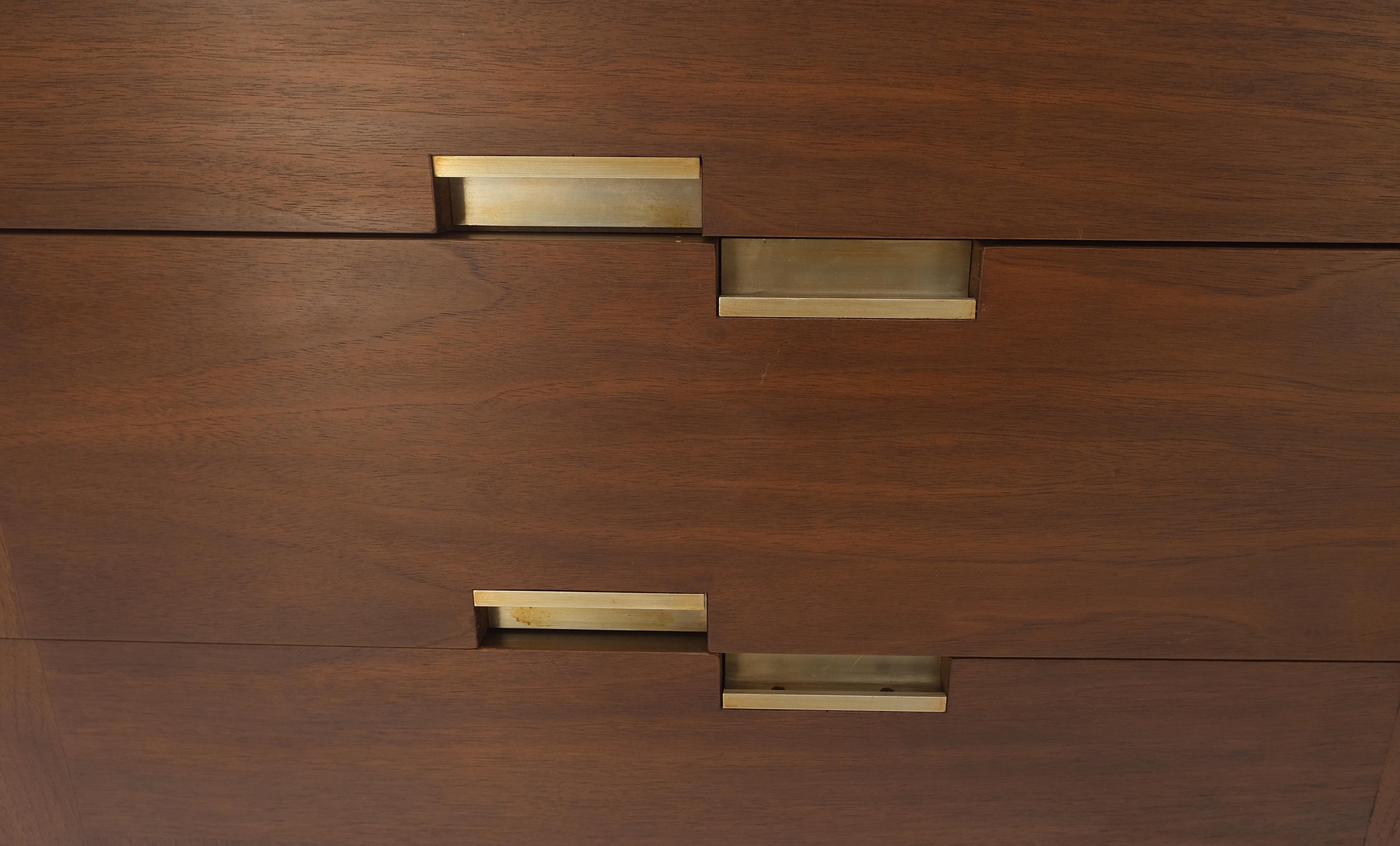 Mid Century Modern Light Walnut Cane Doors 6 Drawers Compact Dresser MINT! For Sale 2