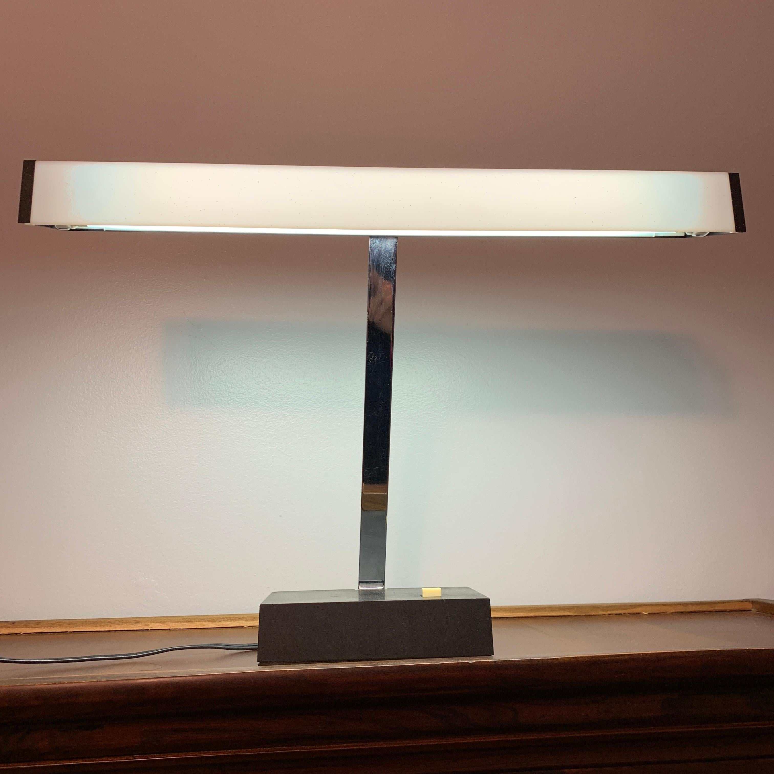 Machine-Made Mid Century Modern Lightolier Articulating Desk Lamp