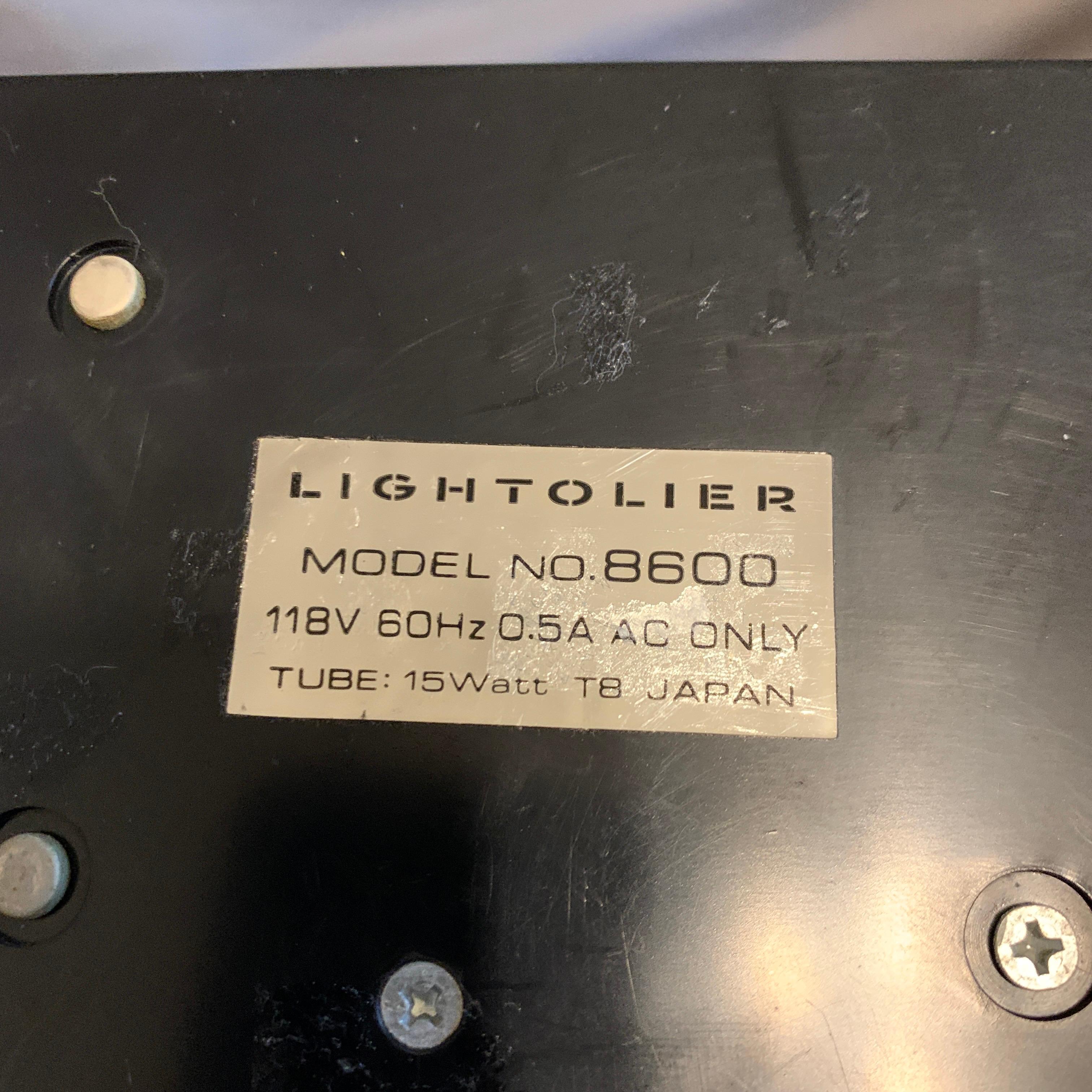 Metal Mid-Century Modern Lightolier Articulating Desk Lamp For Sale