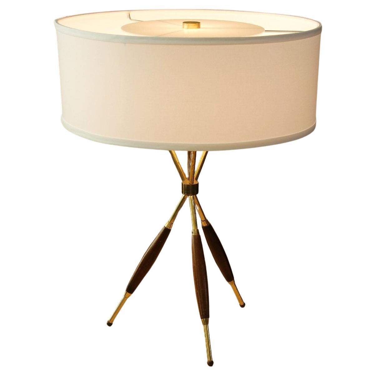 Lampe de table tripode Lightolier moderne du milieu du siècle Gerald Thurston 1954 «Profile » en vente