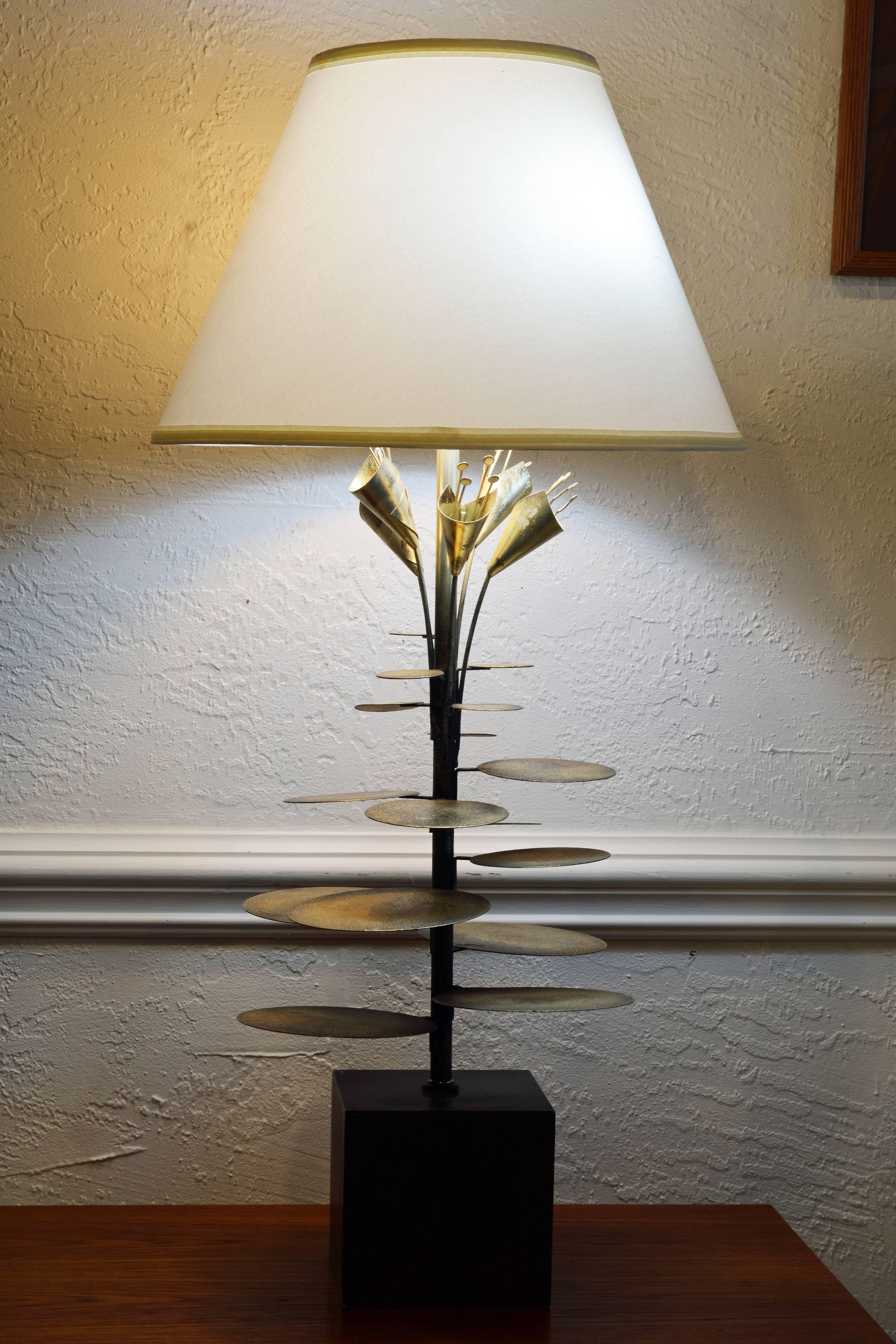 American Mid-Century Modern Lilly Pad Silvered Sculptural Table Lamp Style of Curtis Jere