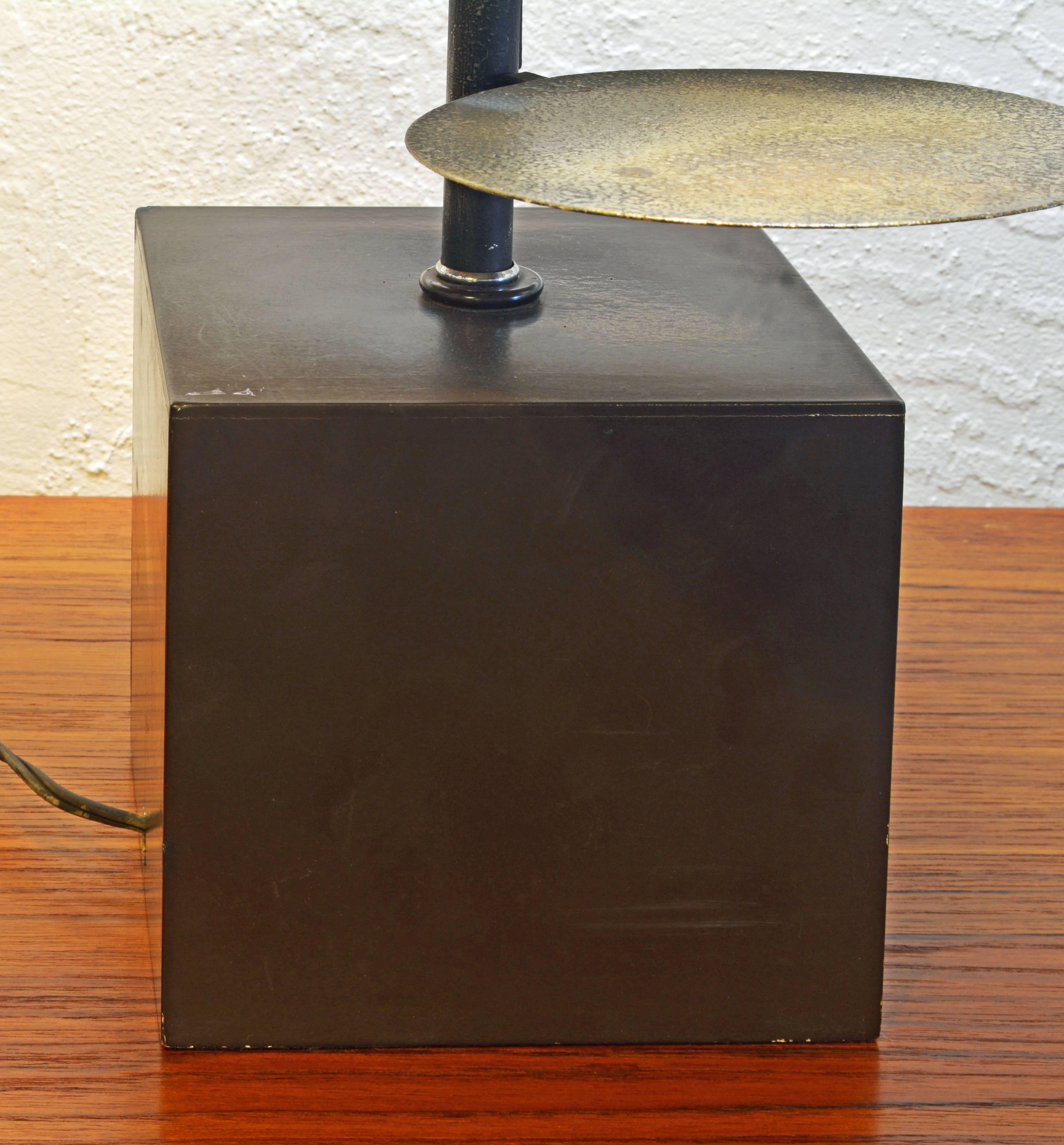 Mid-Century Modern Lilly Pad Silvered Sculptural Table Lamp Style of Curtis Jere In Good Condition In Ft. Lauderdale, FL