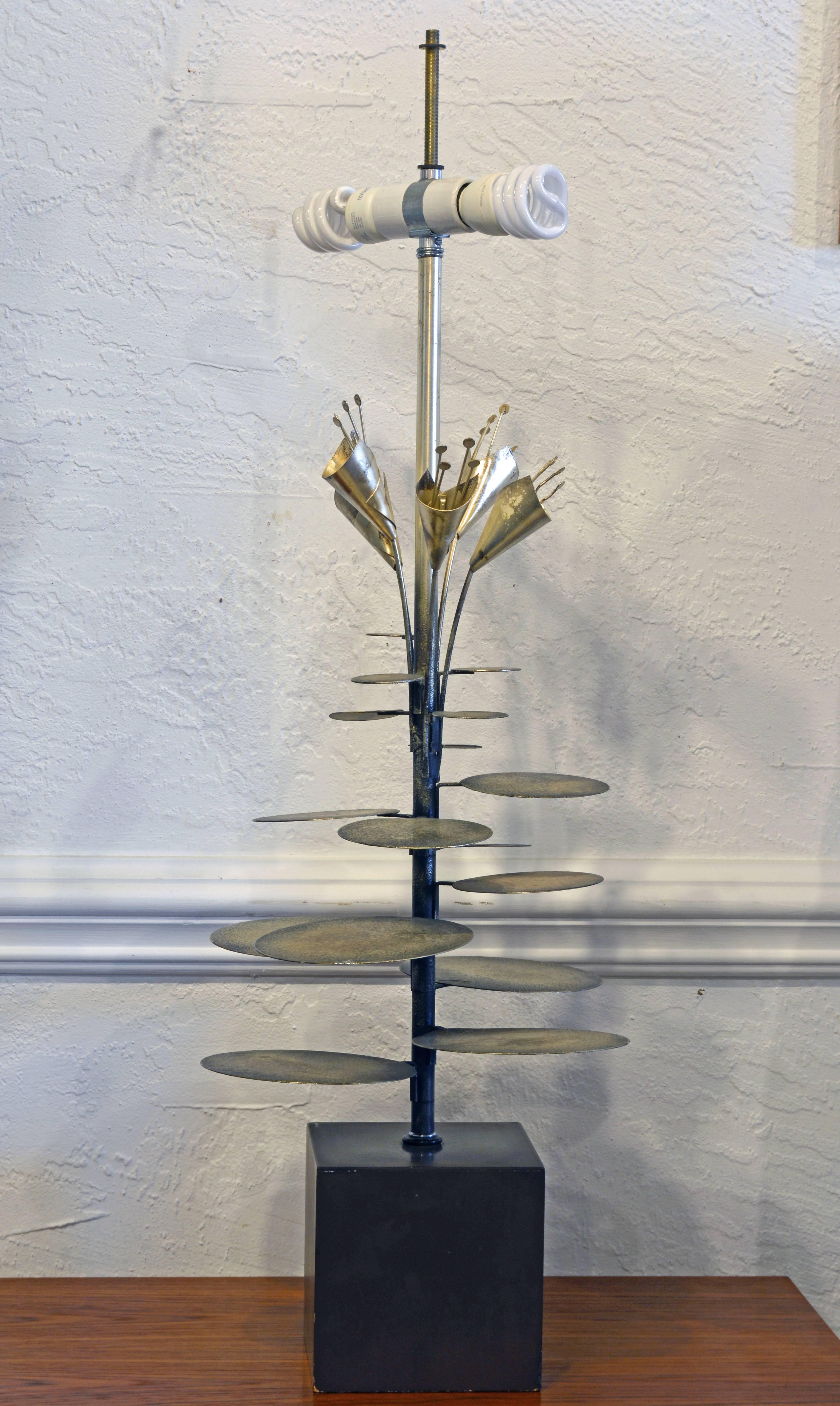 Mid-Century Modern Lilly Pad Silvered Sculptural Table Lamp Style of Curtis Jere 1
