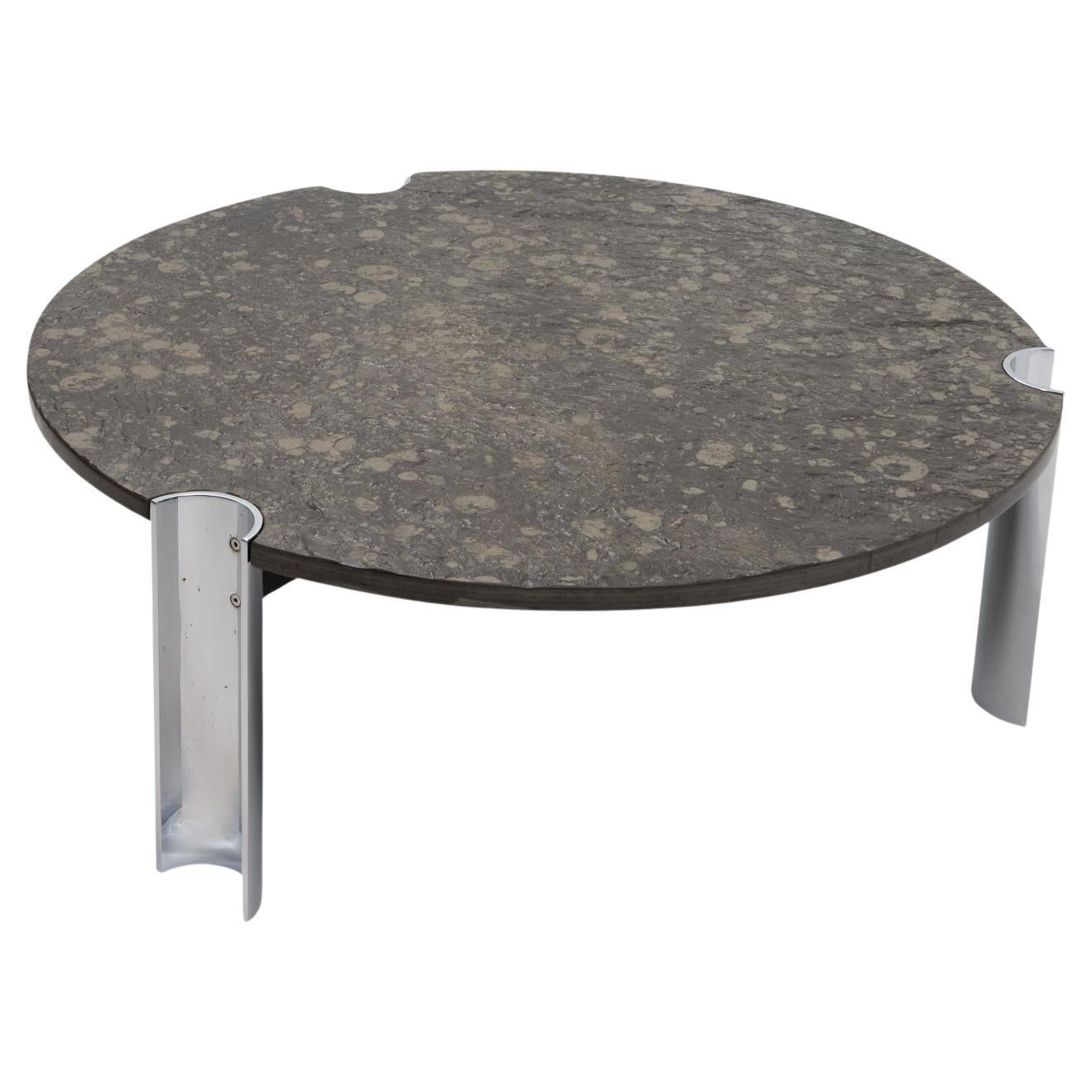 Mid Century Modern Limestone and Chrome Coffee Table with Fossils, c. 1970s en venta