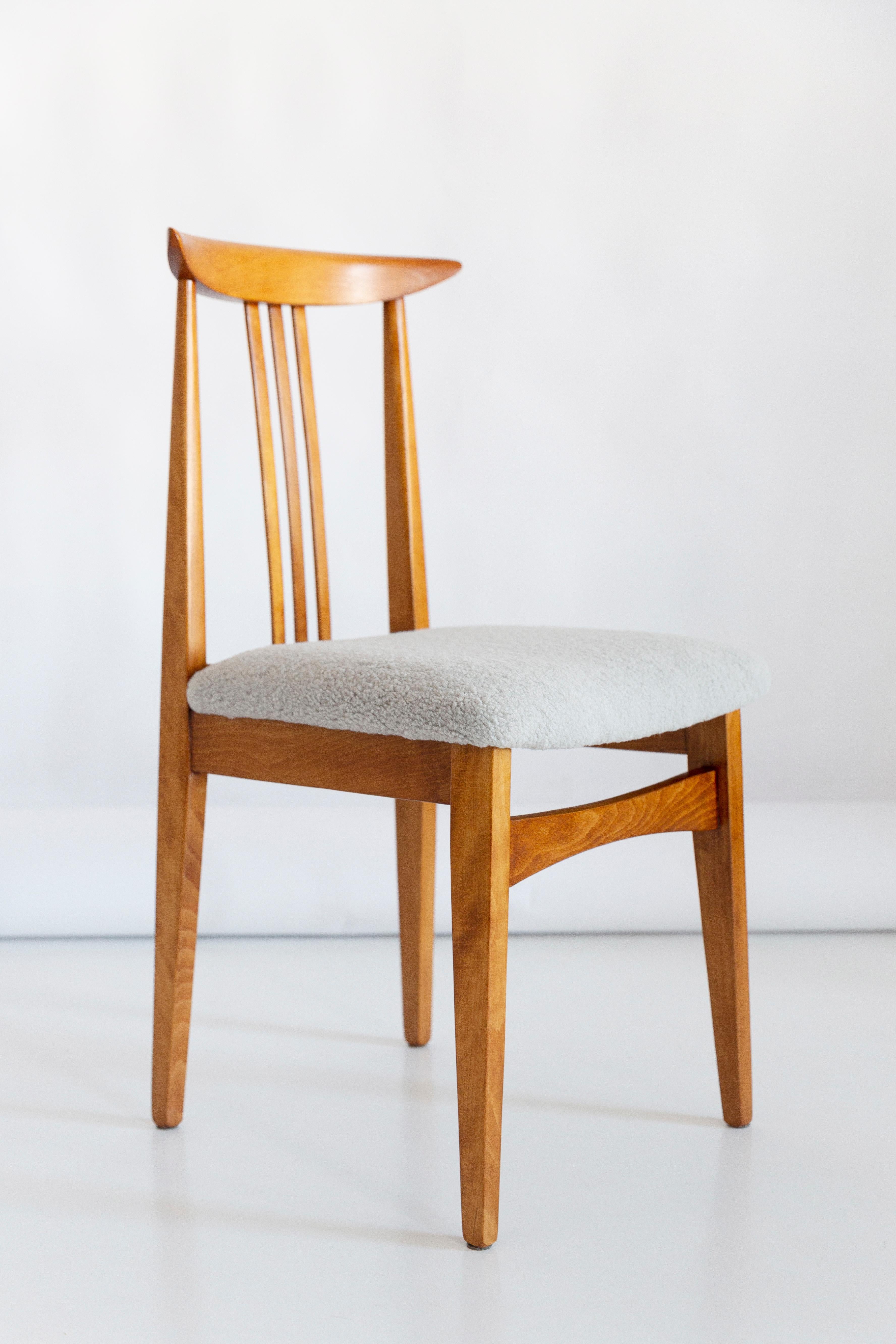 Polish Mid-Century Modern Linen Boucle Chair, Designed by M. Zielinski, Europe, 1960s For Sale