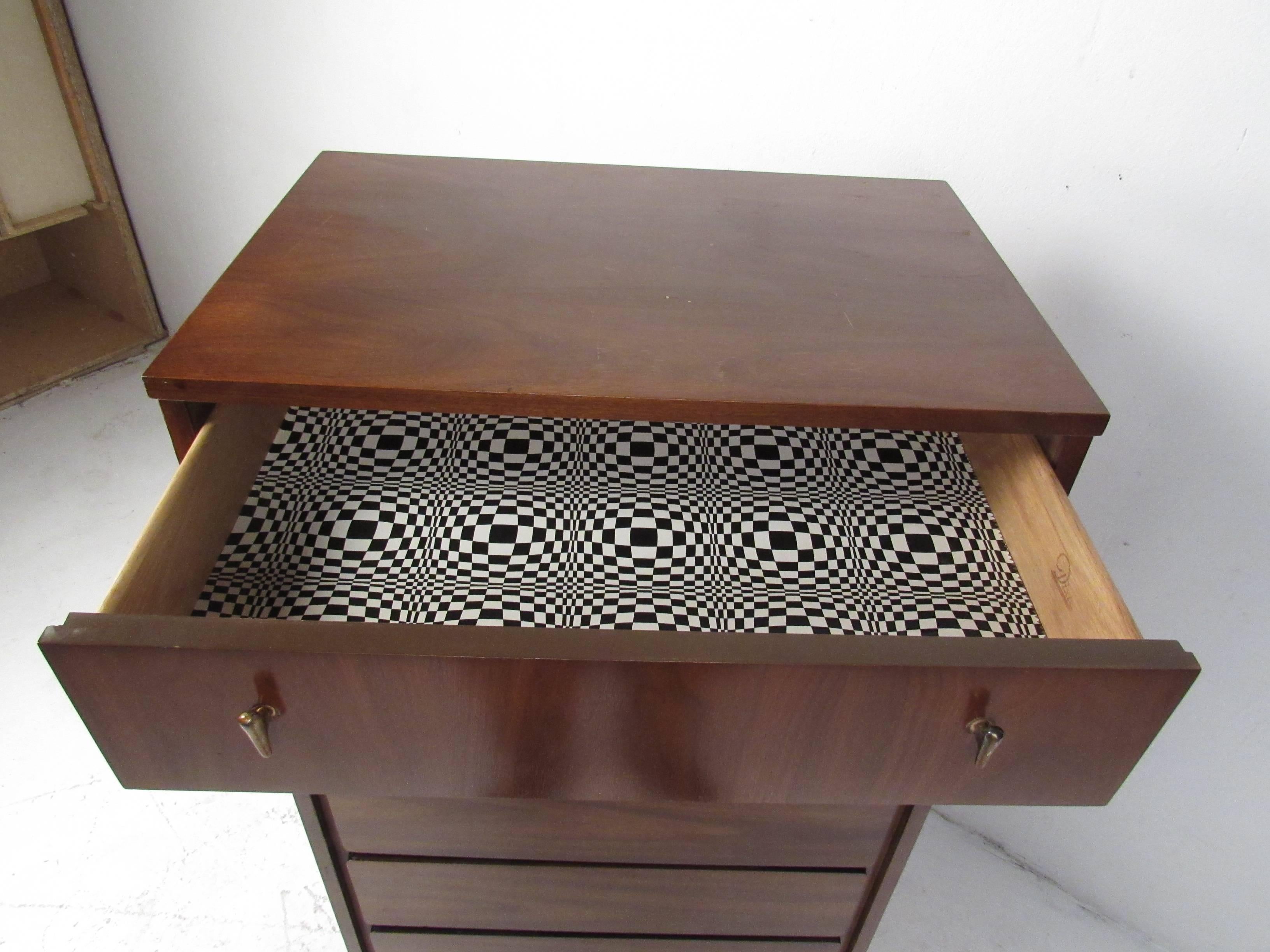 Mid-Century Modern Lingerie Chest by Dixie In Good Condition In Brooklyn, NY