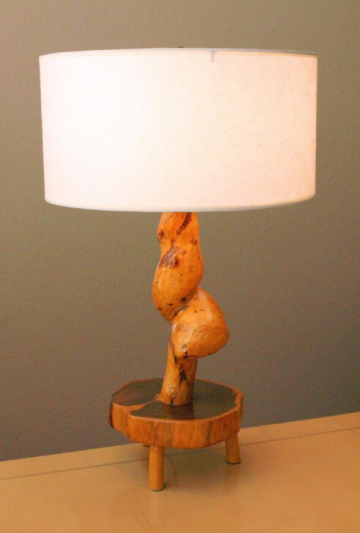 Milieu du XXe siècle Lampe de table en bois de ronce d'érable de forme libre et de style moderne du milieu du siècle dernier ! Nakashima 50s en vente