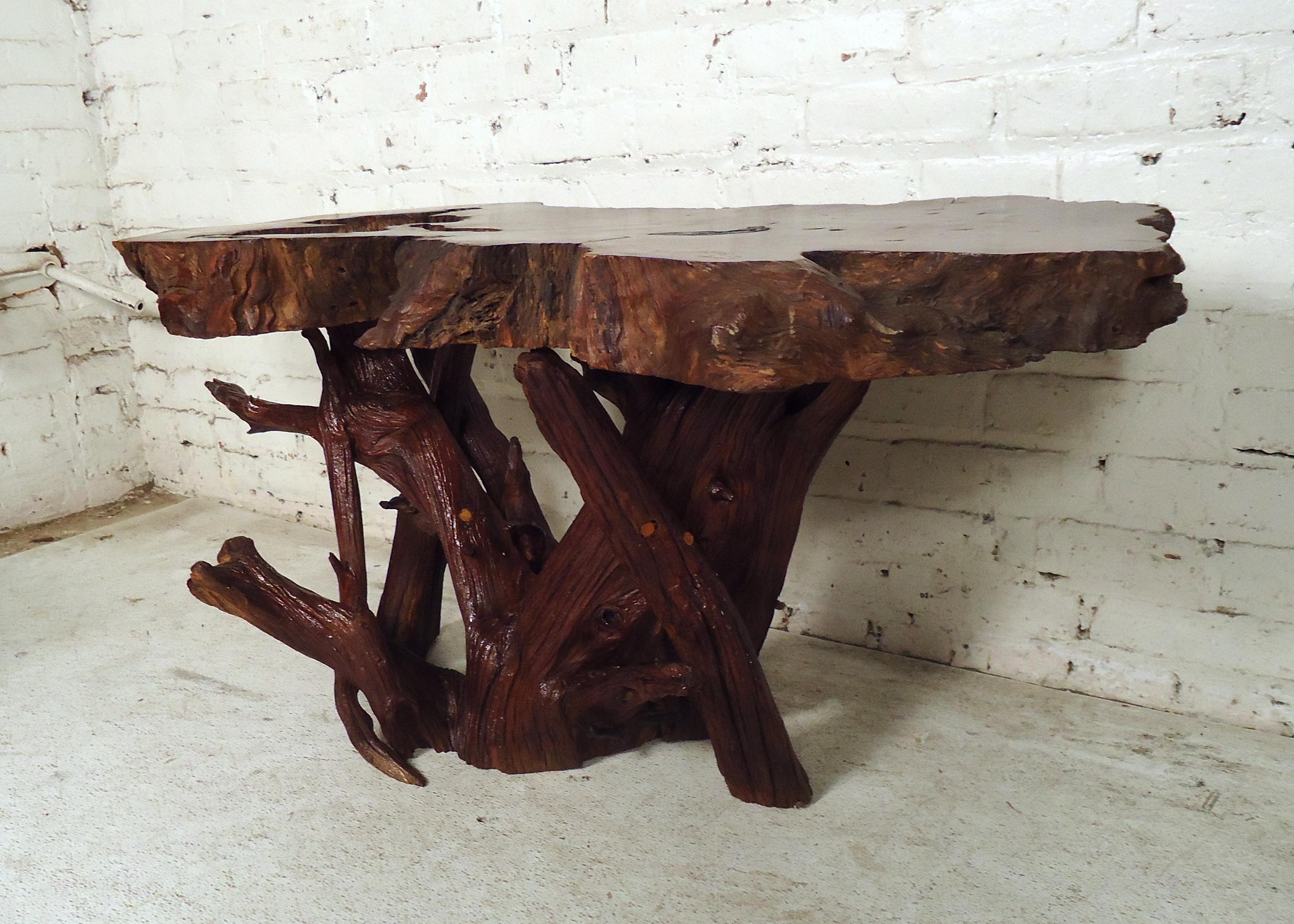 Mid-Century Modern Live Edge Side Table In Good Condition For Sale In Brooklyn, NY