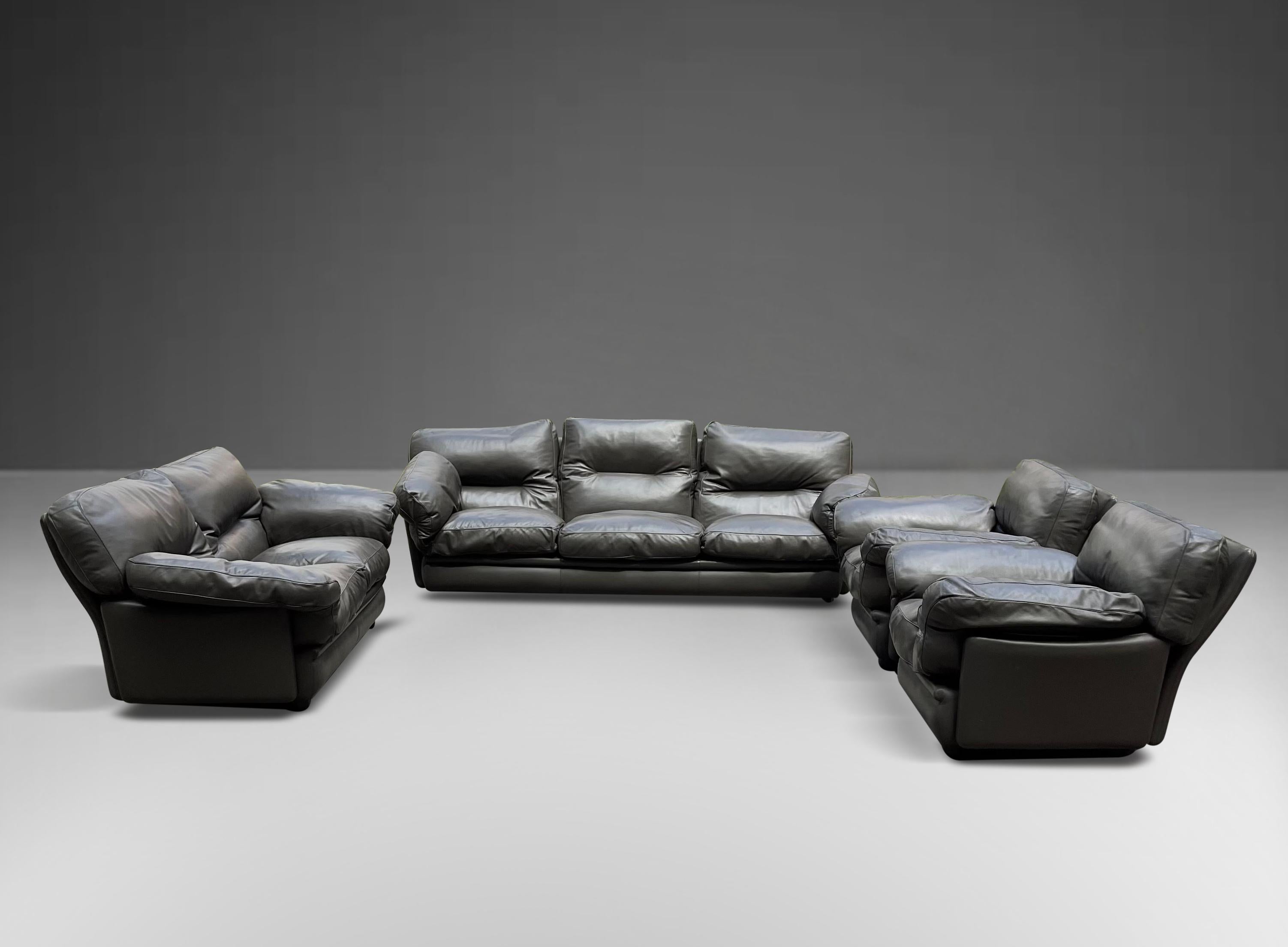 Mid-Century Modern Living Room Set by Paltrona Frau Gray Leather, Italy, 1970s For Sale 5