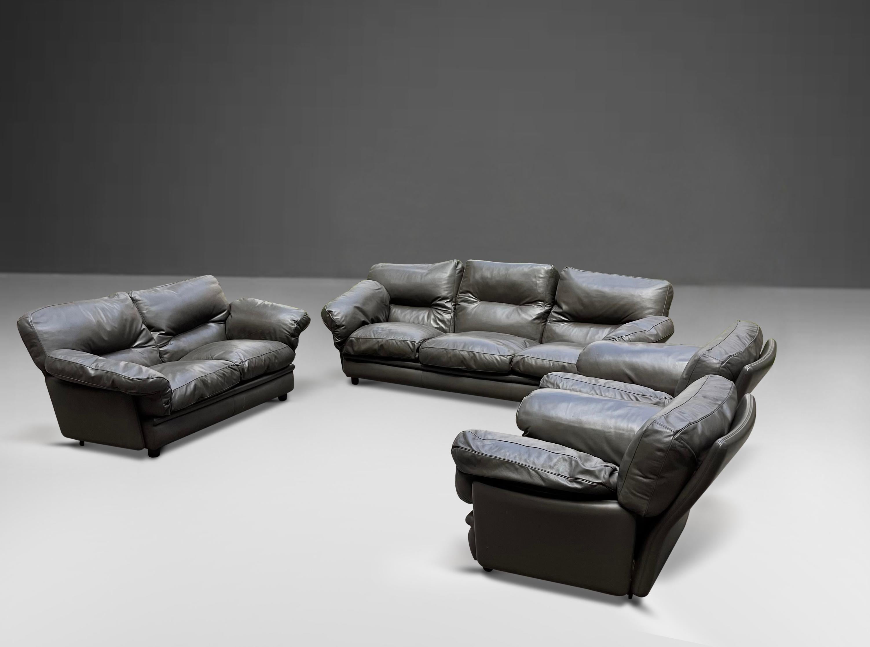 Italian Mid-Century Modern Living Room Set by Paltrona Frau Gray Leather, Italy, 1970s For Sale