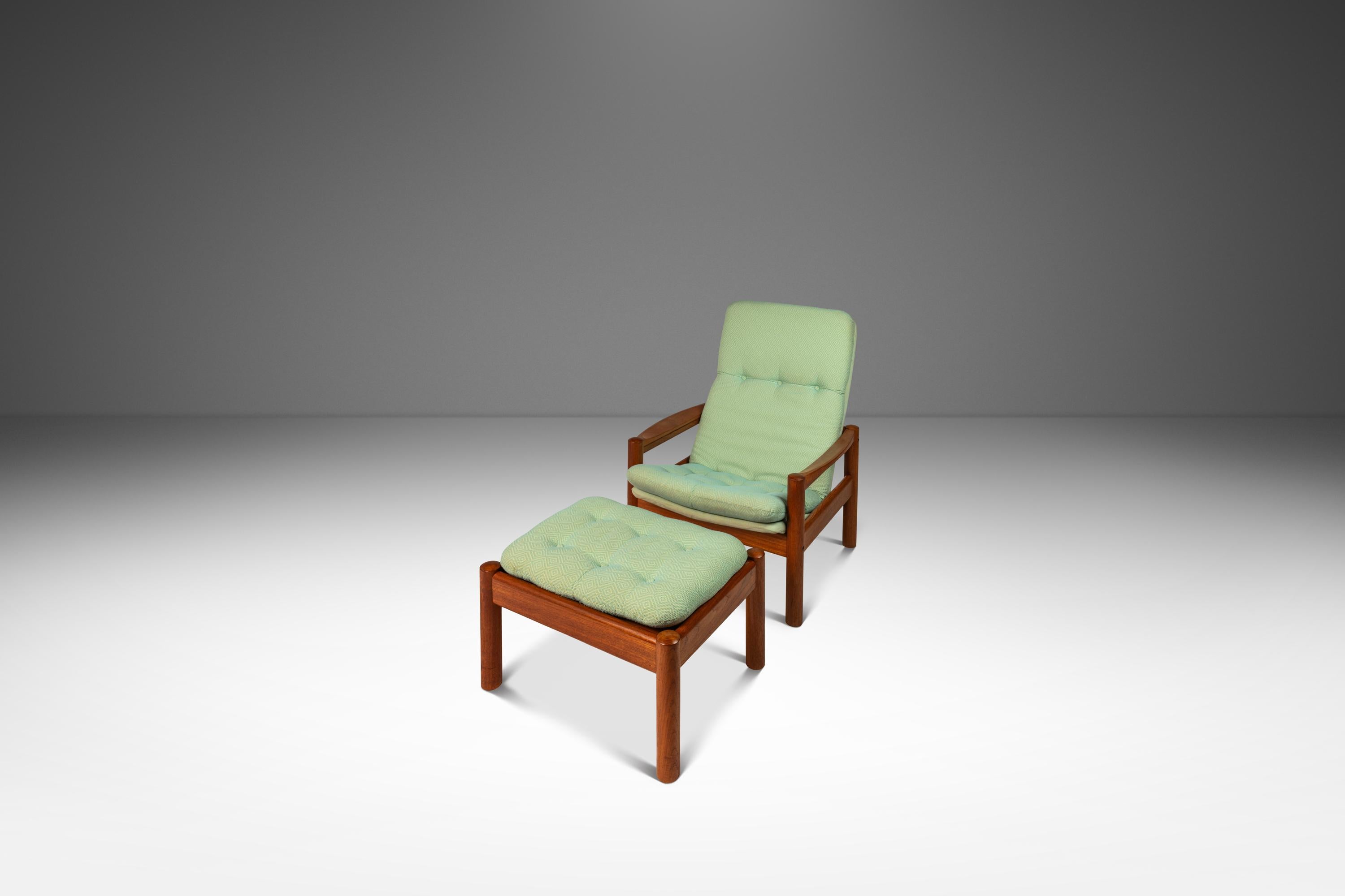 Mid-Century Modern Living Room Set  in Teak by Domino Møbler, Denmark, c. 1970's For Sale 7
