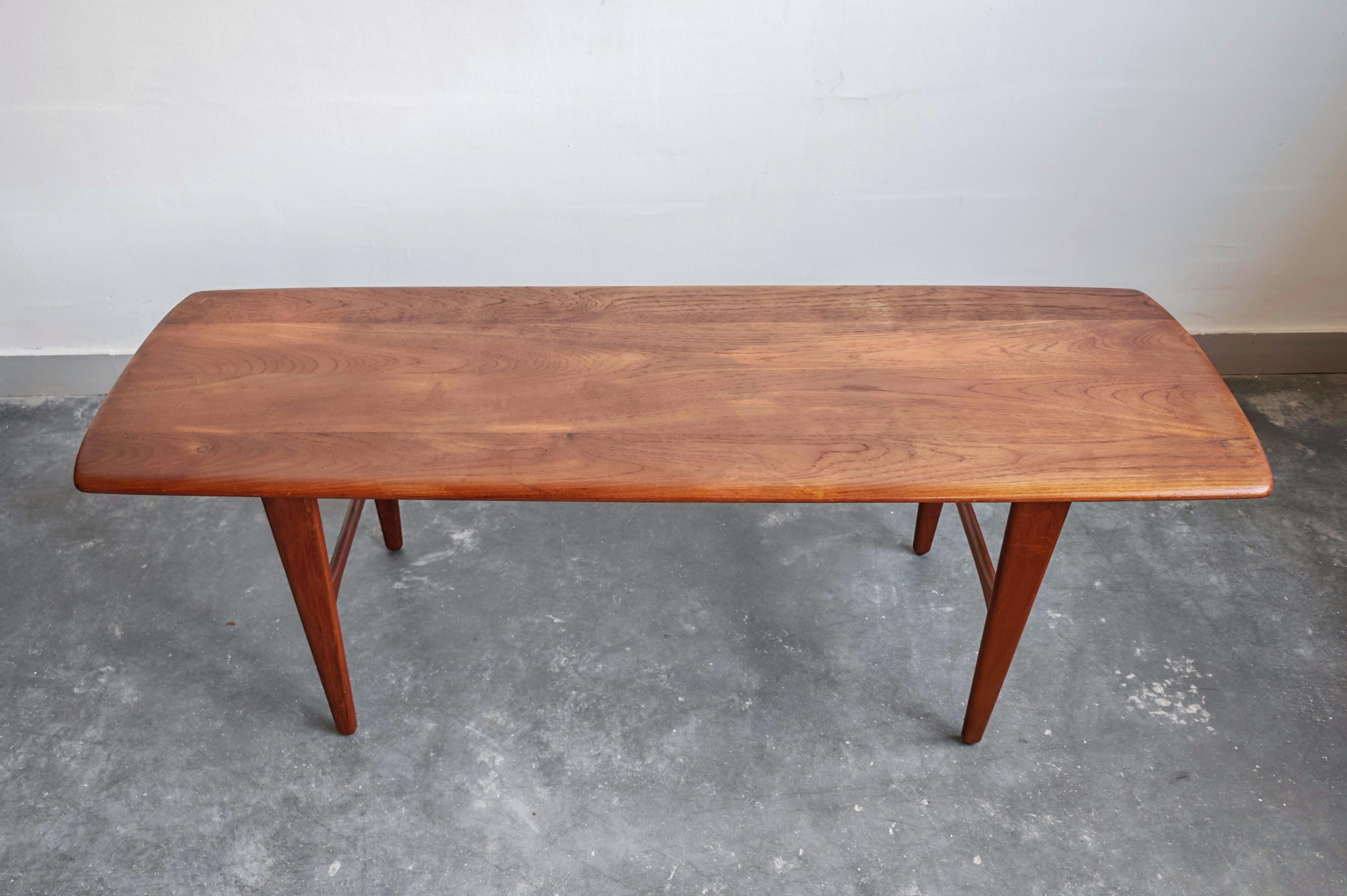 Tavolino lungo in teak massiccio di Svante Skogh, Danimarca 1963 in vendita 5