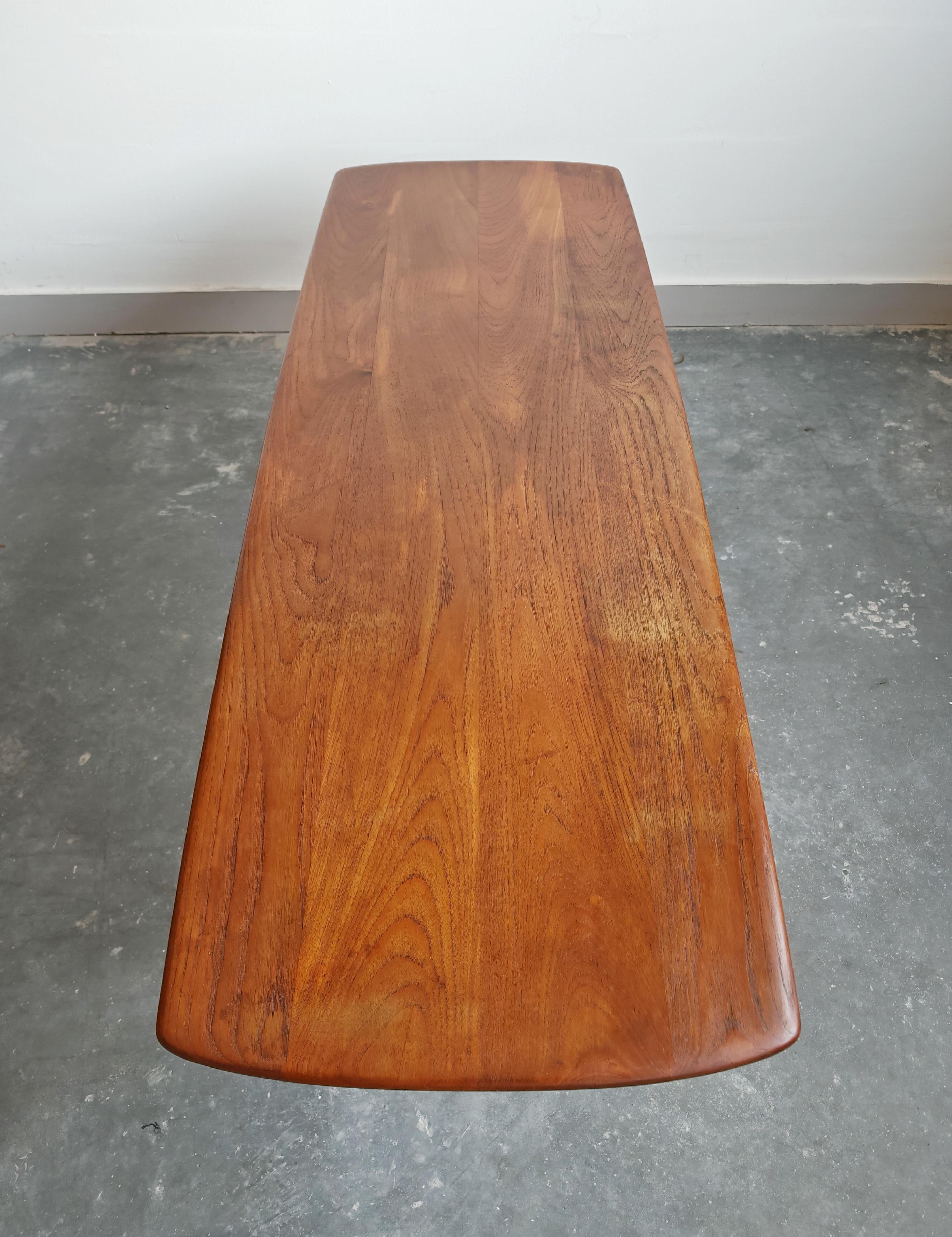 Tavolino lungo in teak massiccio di Svante Skogh, Danimarca 1963 in vendita 2