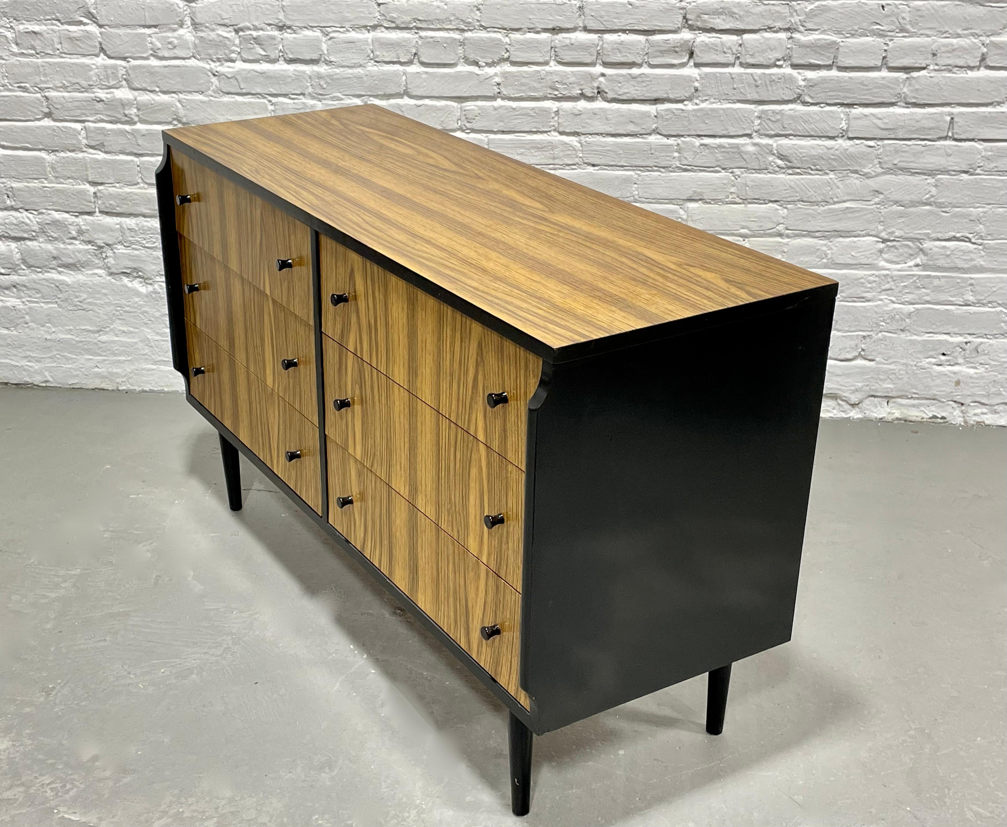 Mid-Century Modern Long Dresser by Kent Coffey’s Teakway Line, circa 1960s For Sale 1