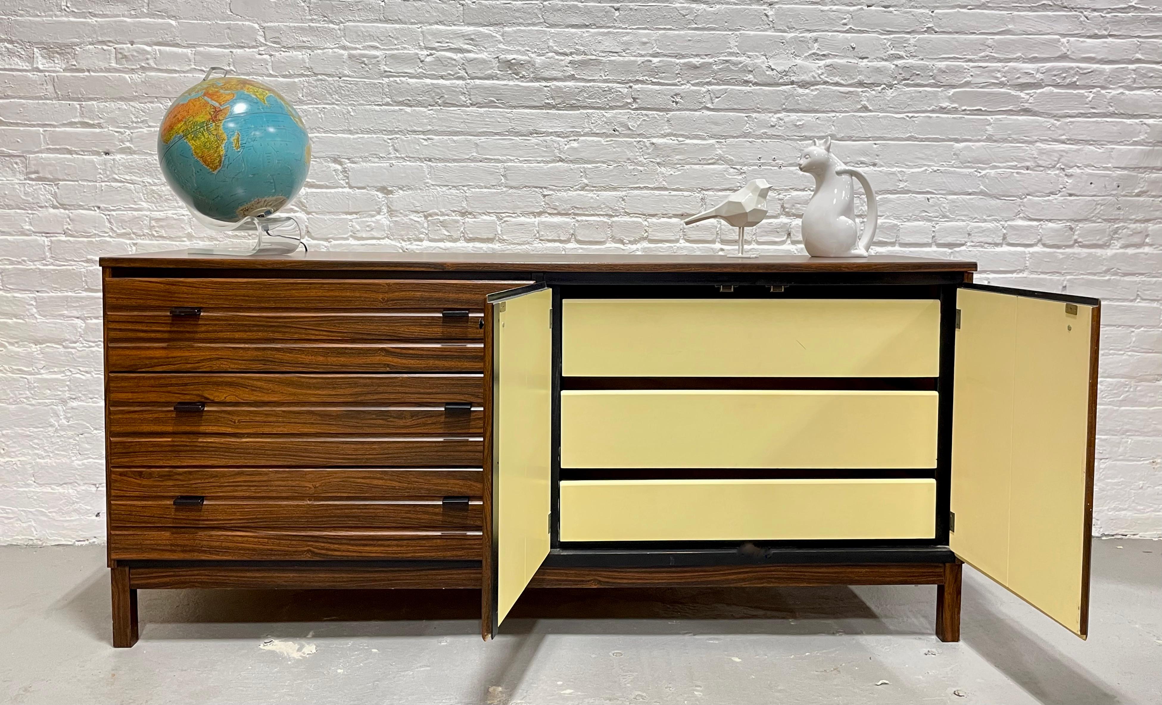 Mid-20th Century Mid Century Modern Long DRESSER / CREDENZA American of Martinsville, c. 1960's For Sale