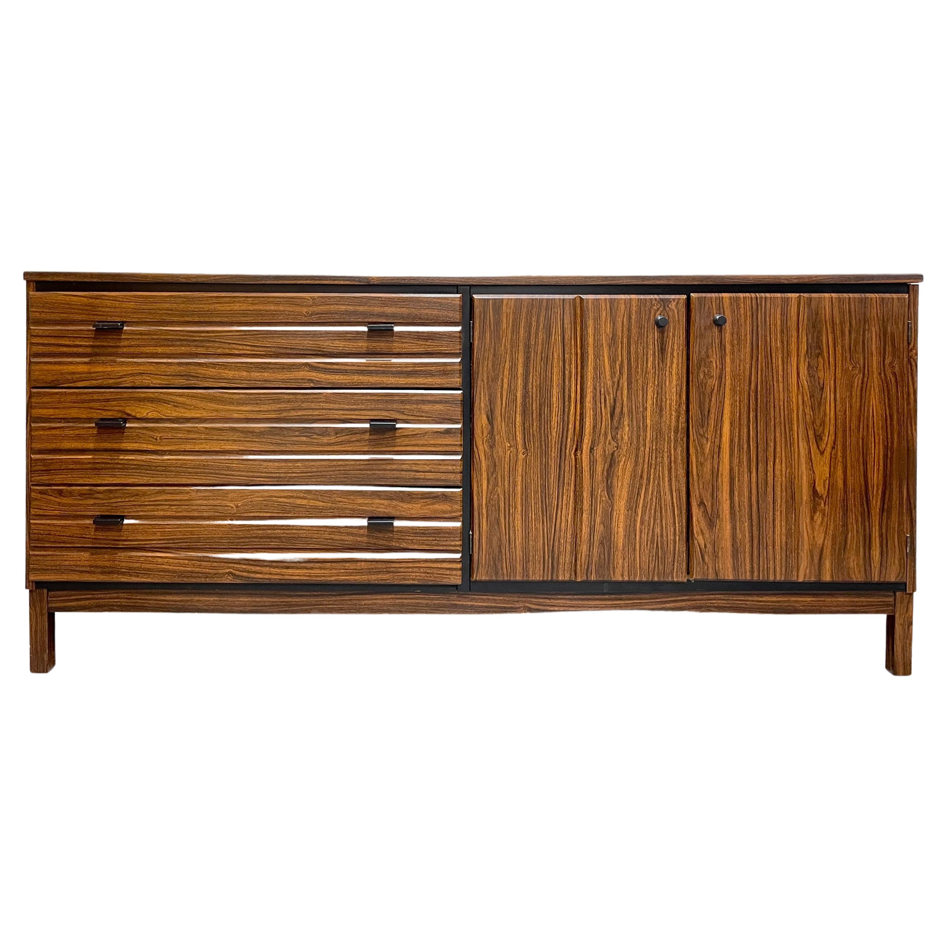 Mid Century Modern Long DRESSER / CREDENZA American of Martinsville, c. 1960's For Sale