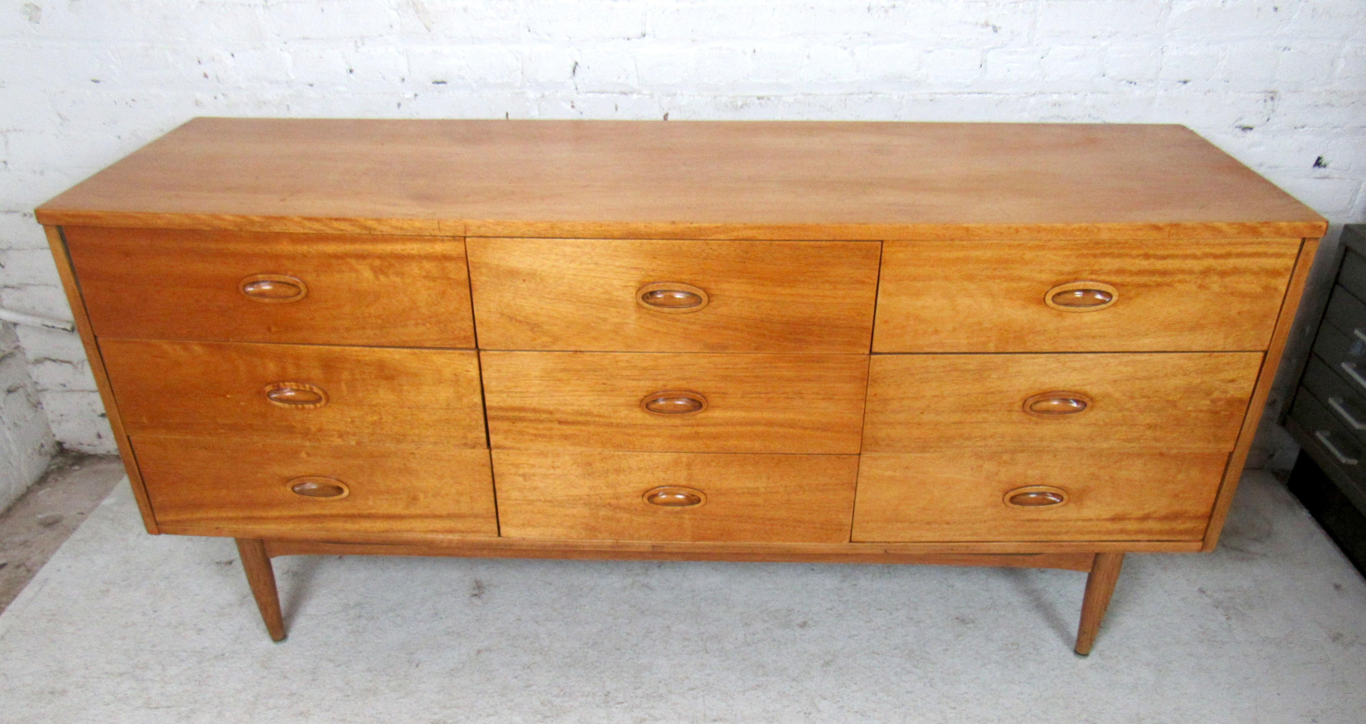 Mid-Century Modern Long Dresser In Good Condition In Brooklyn, NY