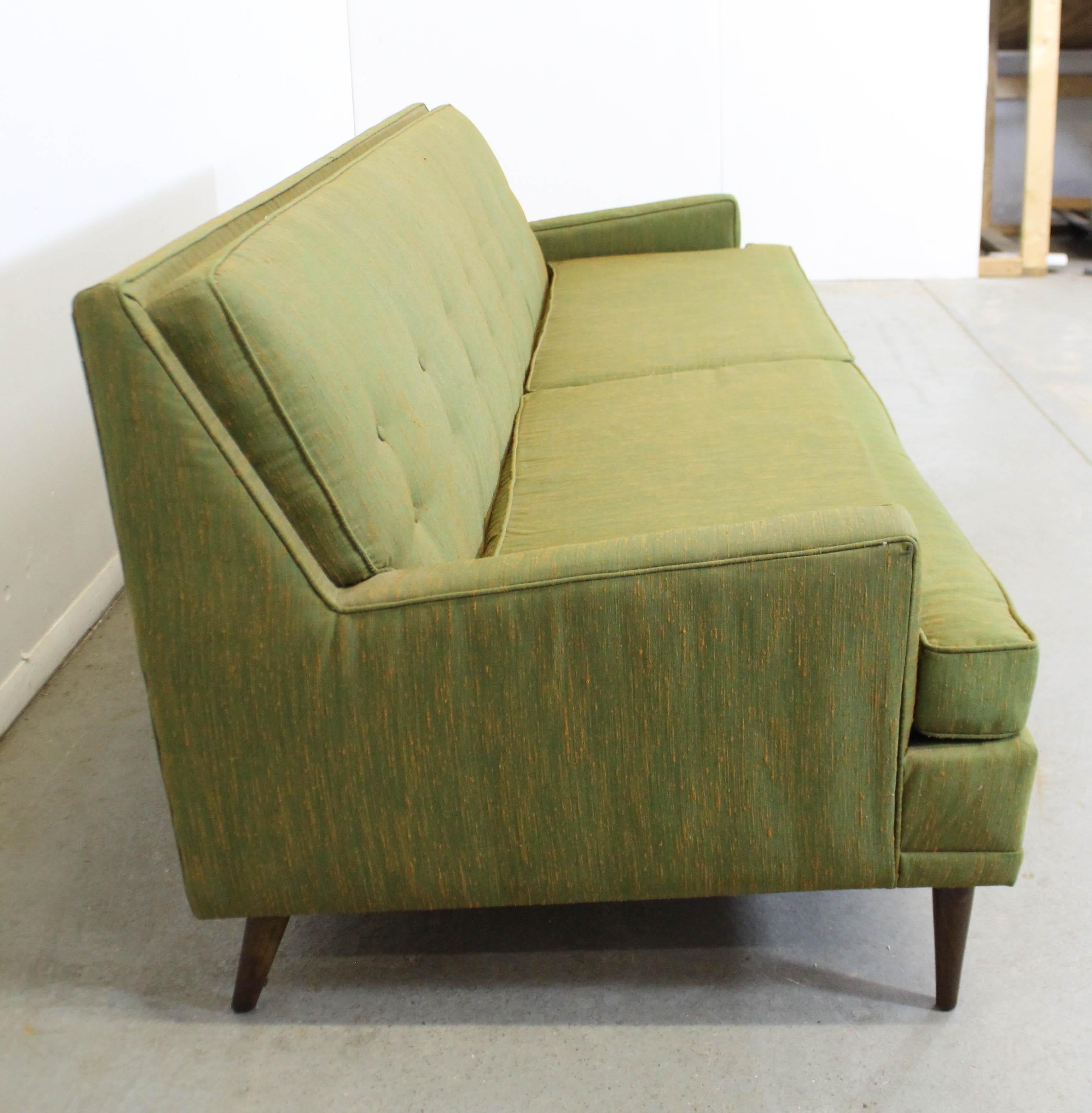 Modernes langes grünes Kroehler Sofa aus der Jahrhundertmitte im Zustand „Relativ gut“ in Wilmington, DE