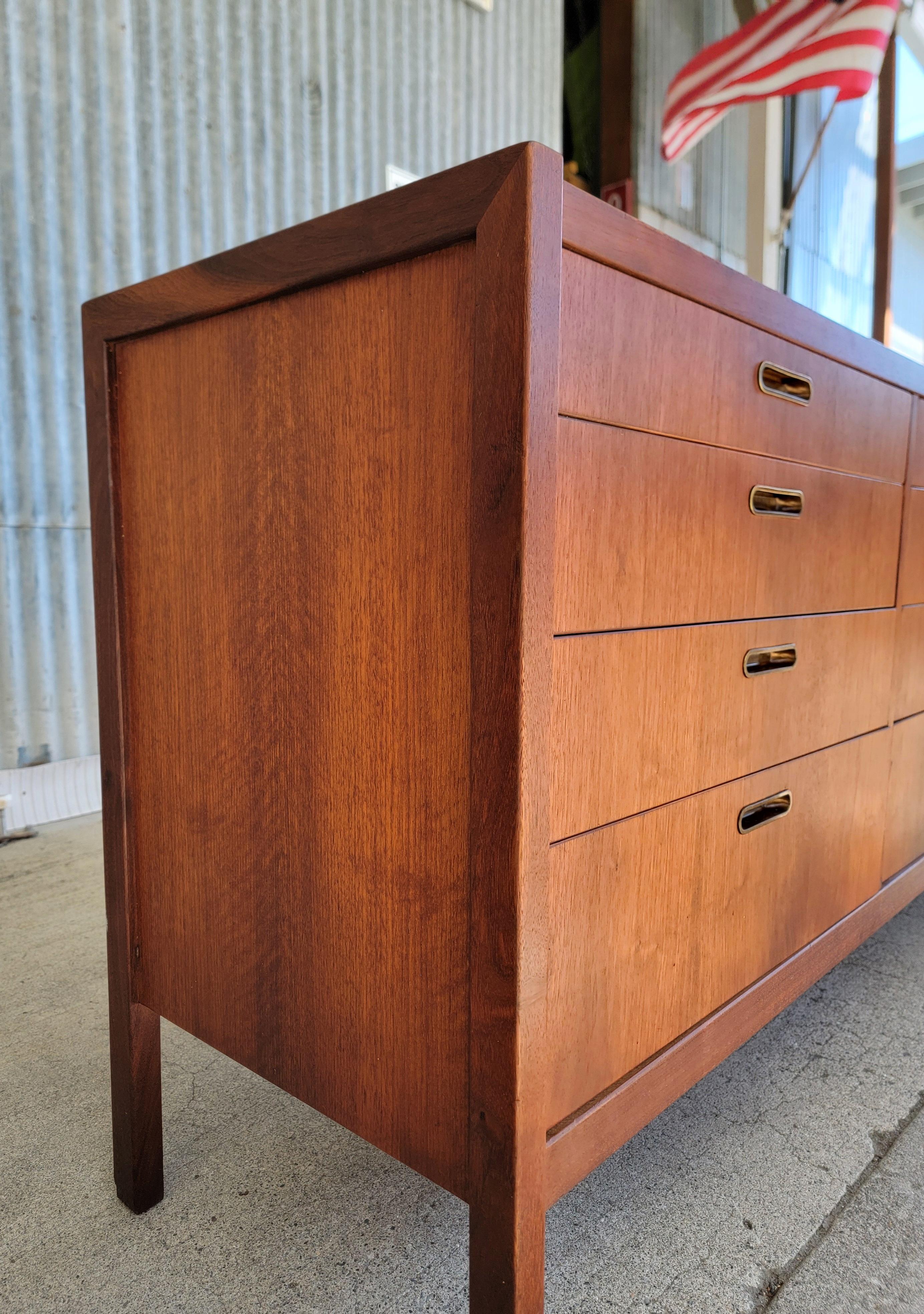 Mid-Century Modern Long Low Dresser 12 Drawers For Sale 1