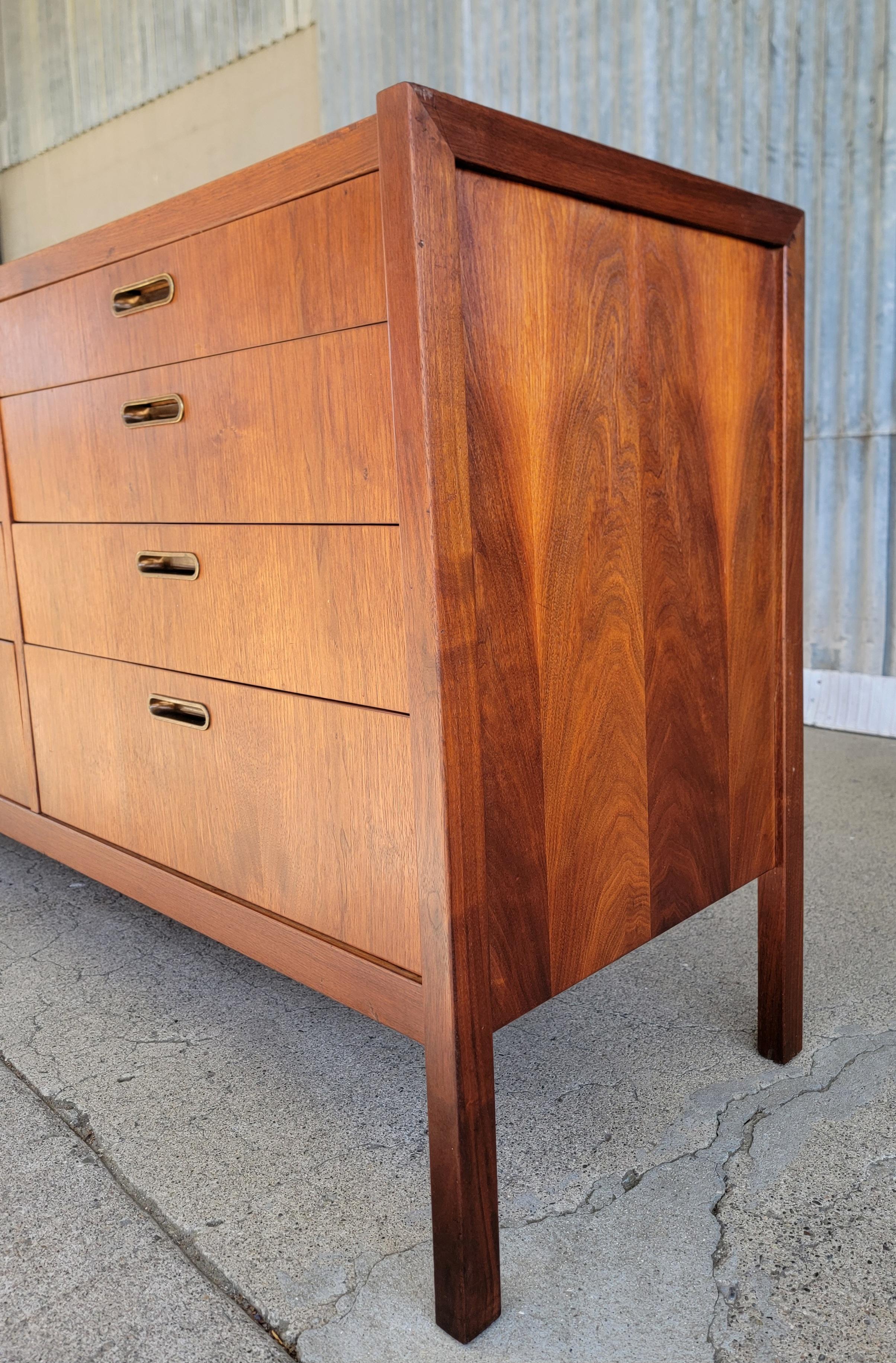 Mid-Century Modern Long Low Dresser 12 Drawers For Sale 2