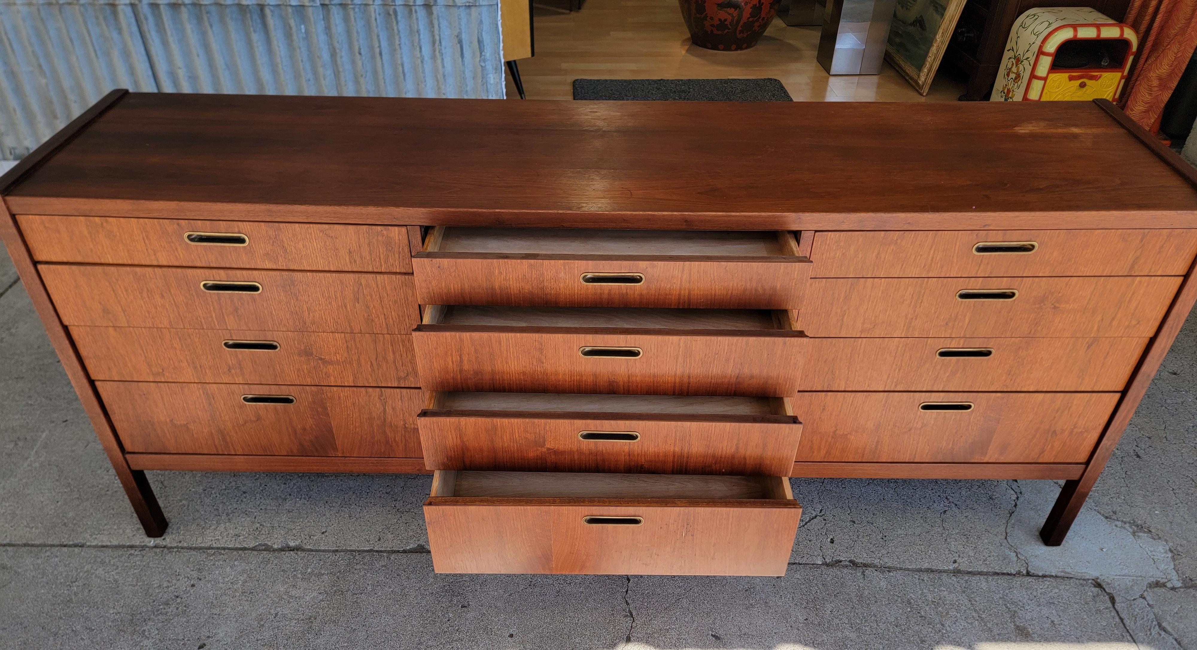 Mid-Century Modern Long Low Dresser 12 Drawers For Sale 3