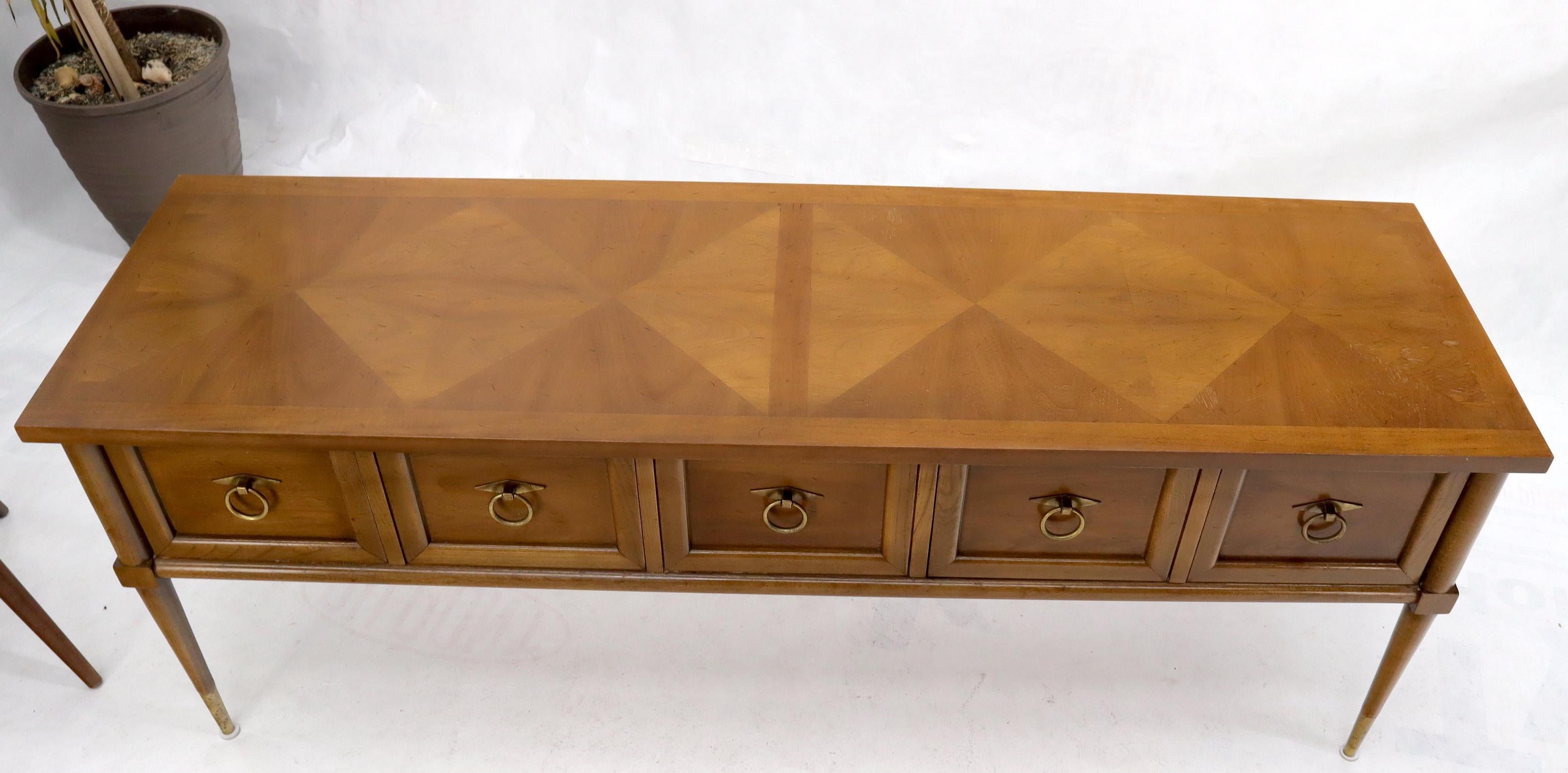 Mid-Century Modern Long Low Profile Credenza with Round Ring Drop Pulls In Good Condition For Sale In Rockaway, NJ