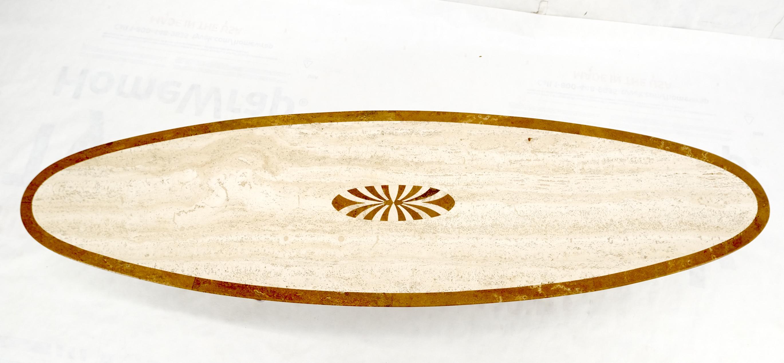 Laiton Longue table basse ovale moderne du milieu du siècle dernier en travertin incrusté avec base en laiton MINT ! en vente