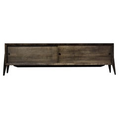 Credenza lunga in frassino scandinavo di metà secolo con maniglie in metallo opaco