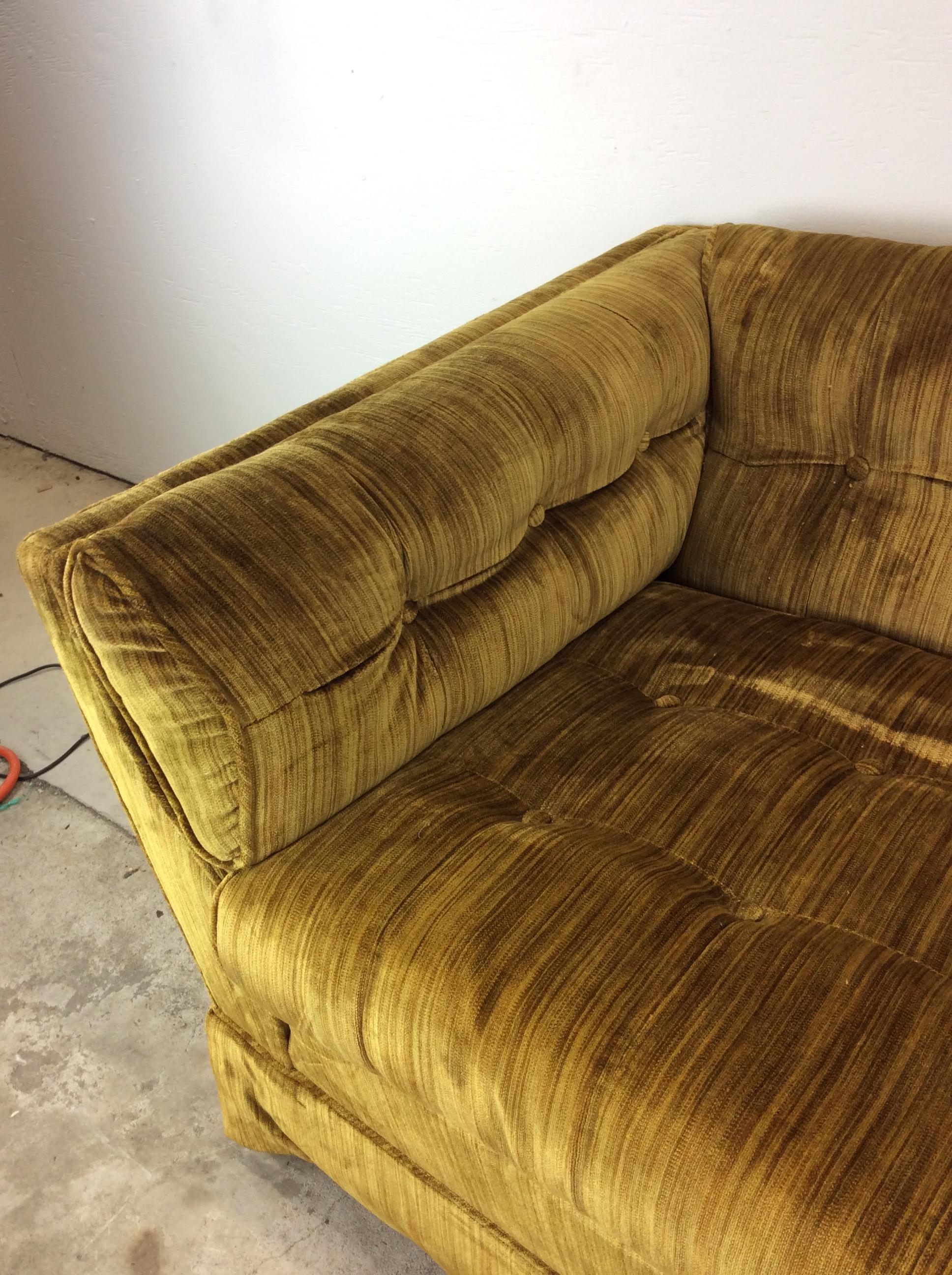Mid Century Modern Long Sofa with Green Tufted Upholstery For Sale 5