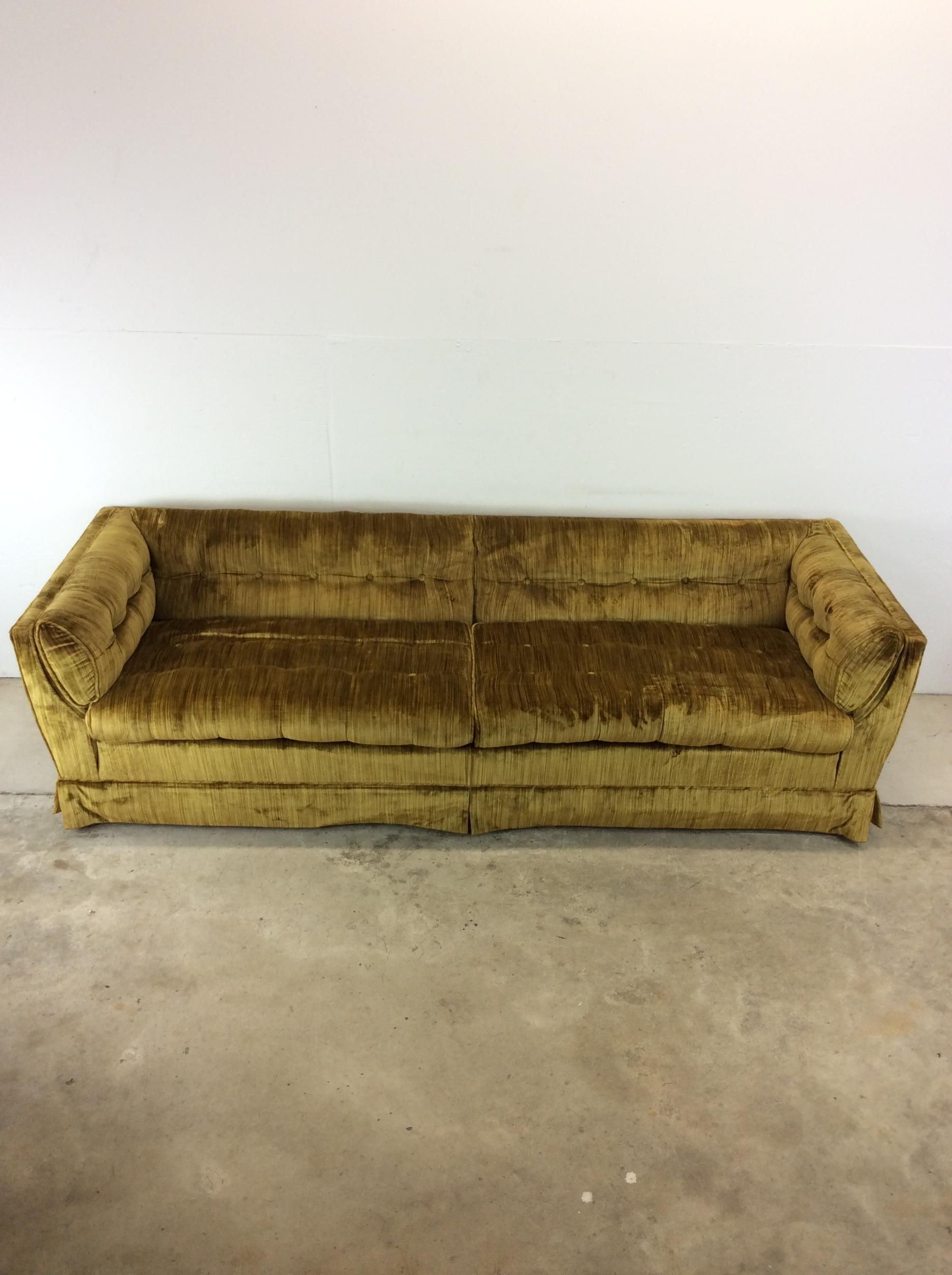 Mid Century Modern Long Sofa with Green Tufted Upholstery For Sale 2