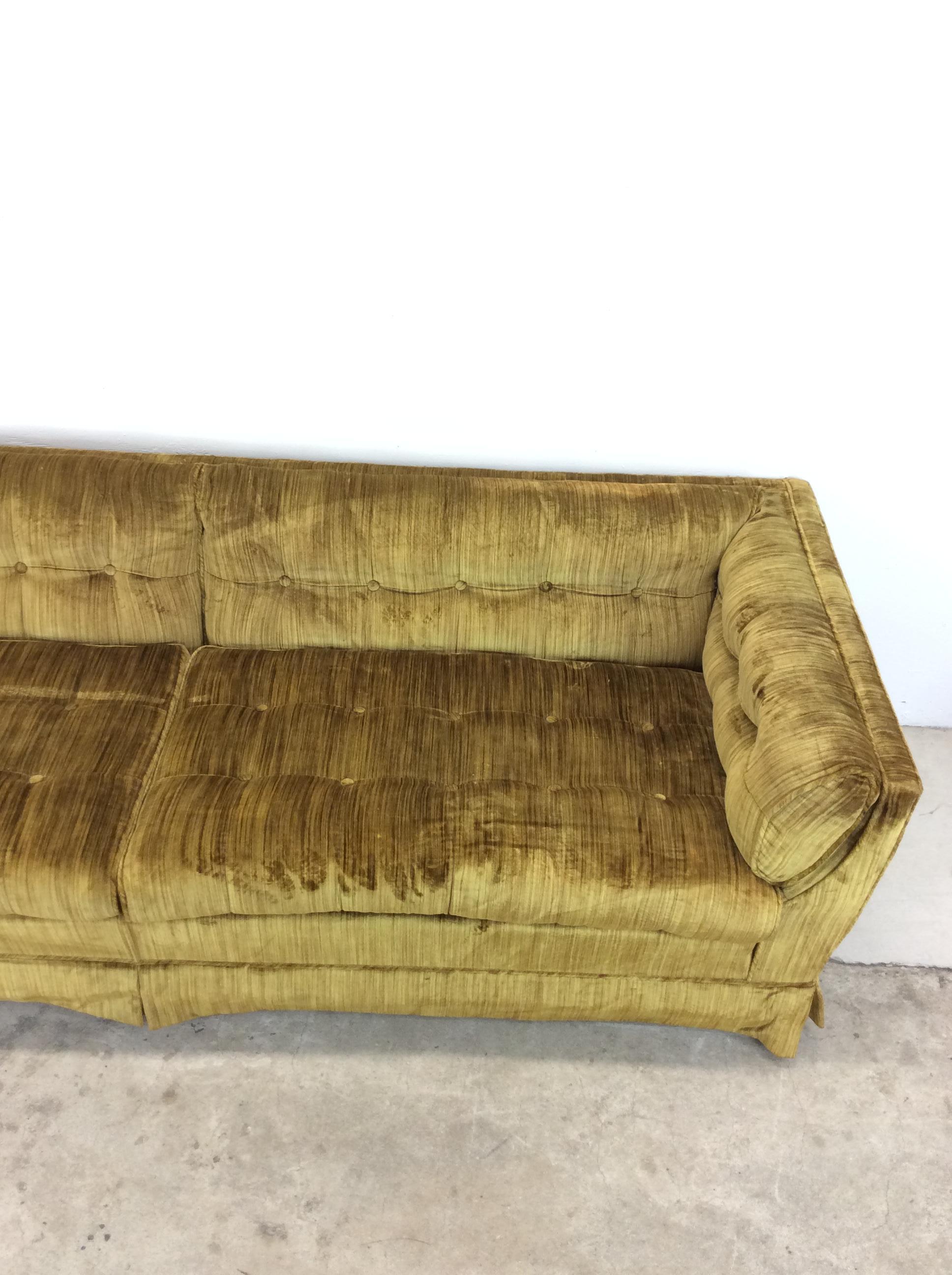 Mid Century Modern Long Sofa with Green Tufted Upholstery For Sale 3