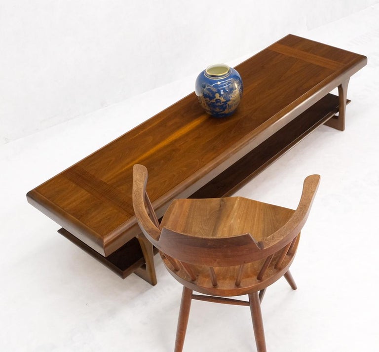 Mid-Century Modern Long Walnut Bench Coffee Table by Lane In Good Condition For Sale In Rockaway, NJ