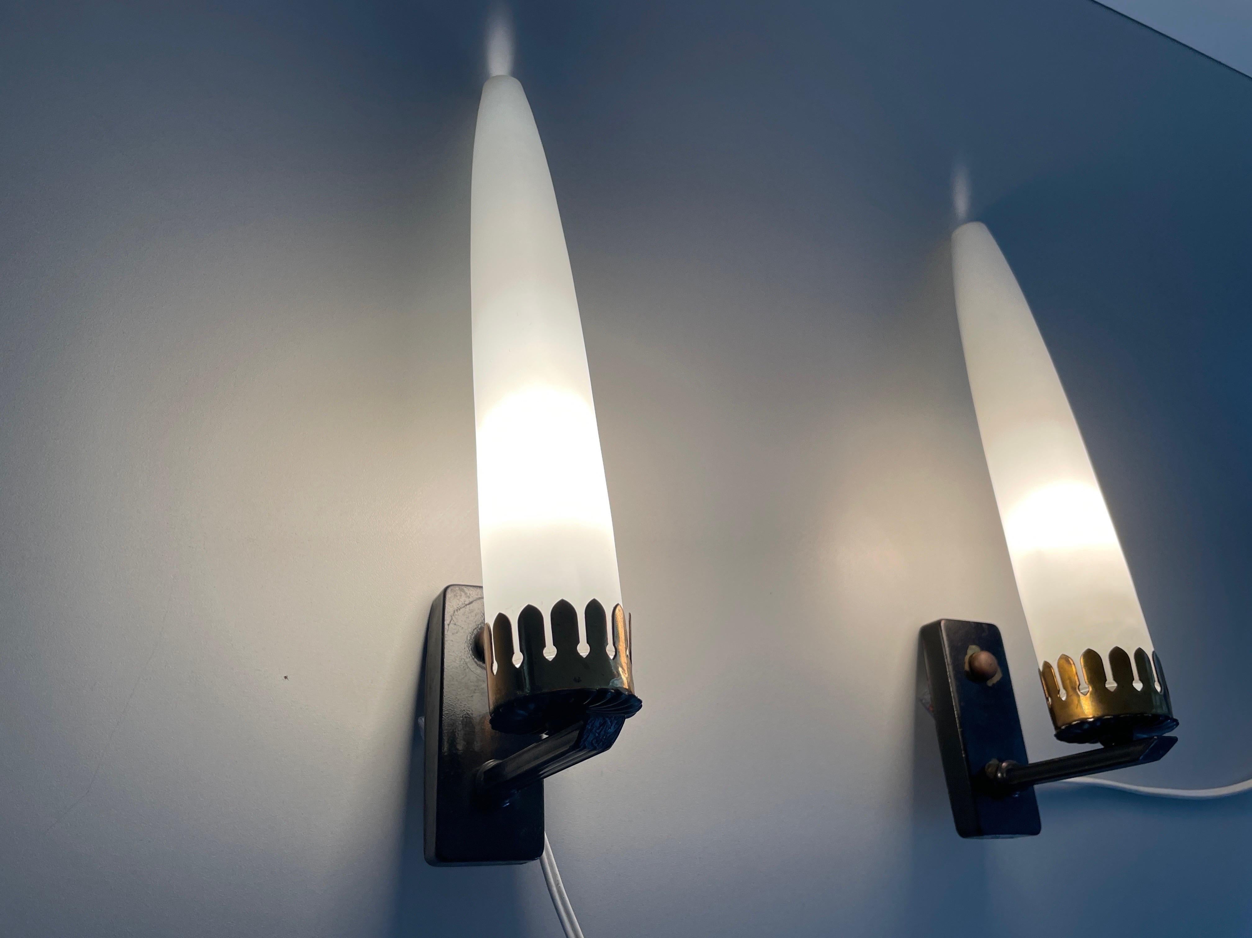 Mid Century Modern Long White Glass Tubes Pair of Sconces, 1960s, Italy For Sale 5