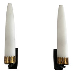 Paire d'appliques longues en verre blanc mi-siècle moderne, années 1960, Italie
