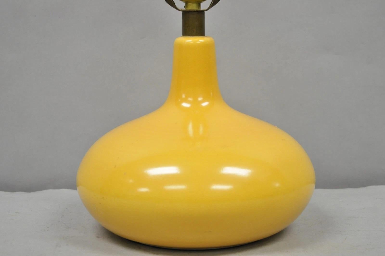 Mid Century Modern Lotte and Gunnar Bostlund Mustard Yellow Ceramic Table Lamp In Good Condition For Sale In Philadelphia, PA