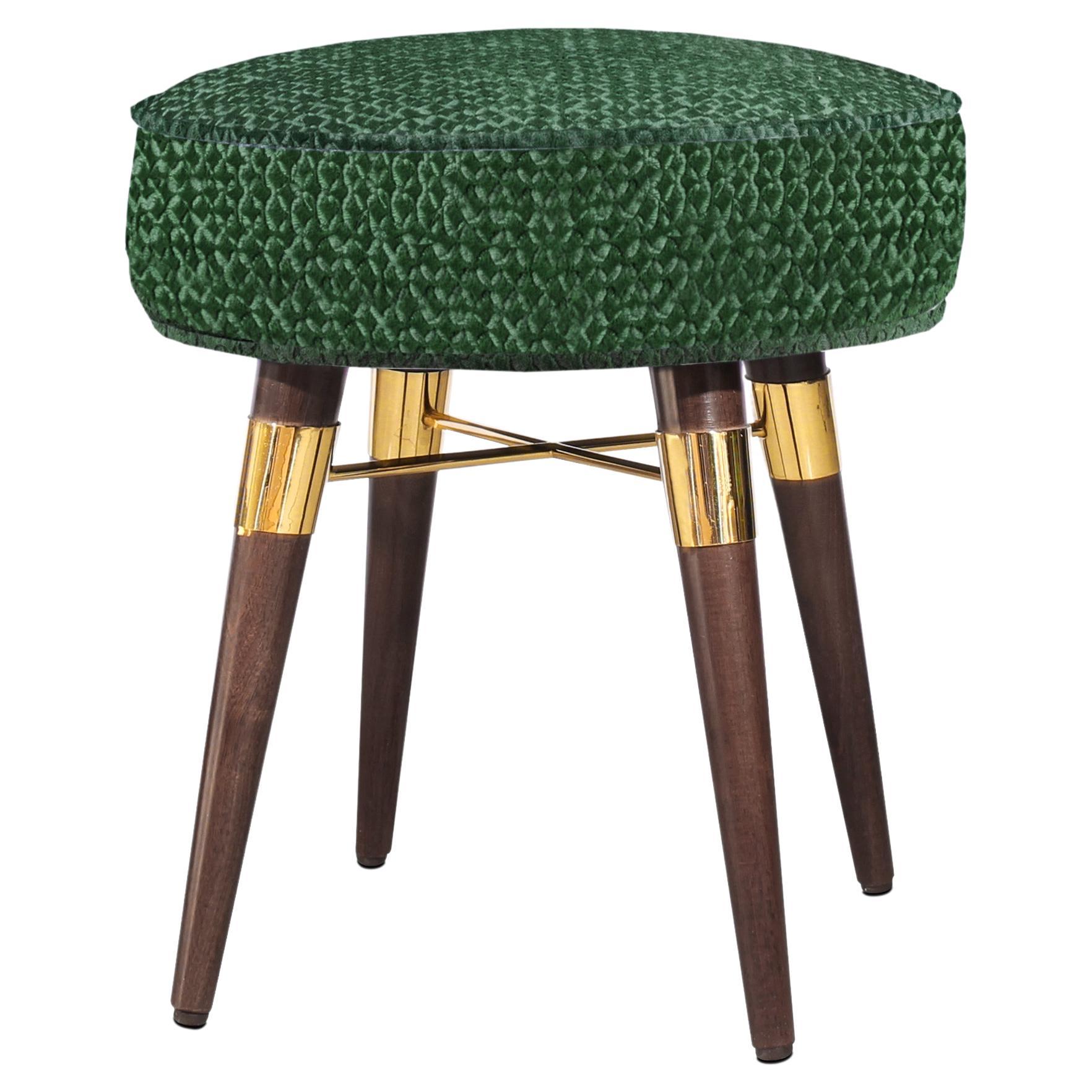 Taburete moderno de mediados de siglo Louis Patas de madera Made in Portugal by Ottiu en venta