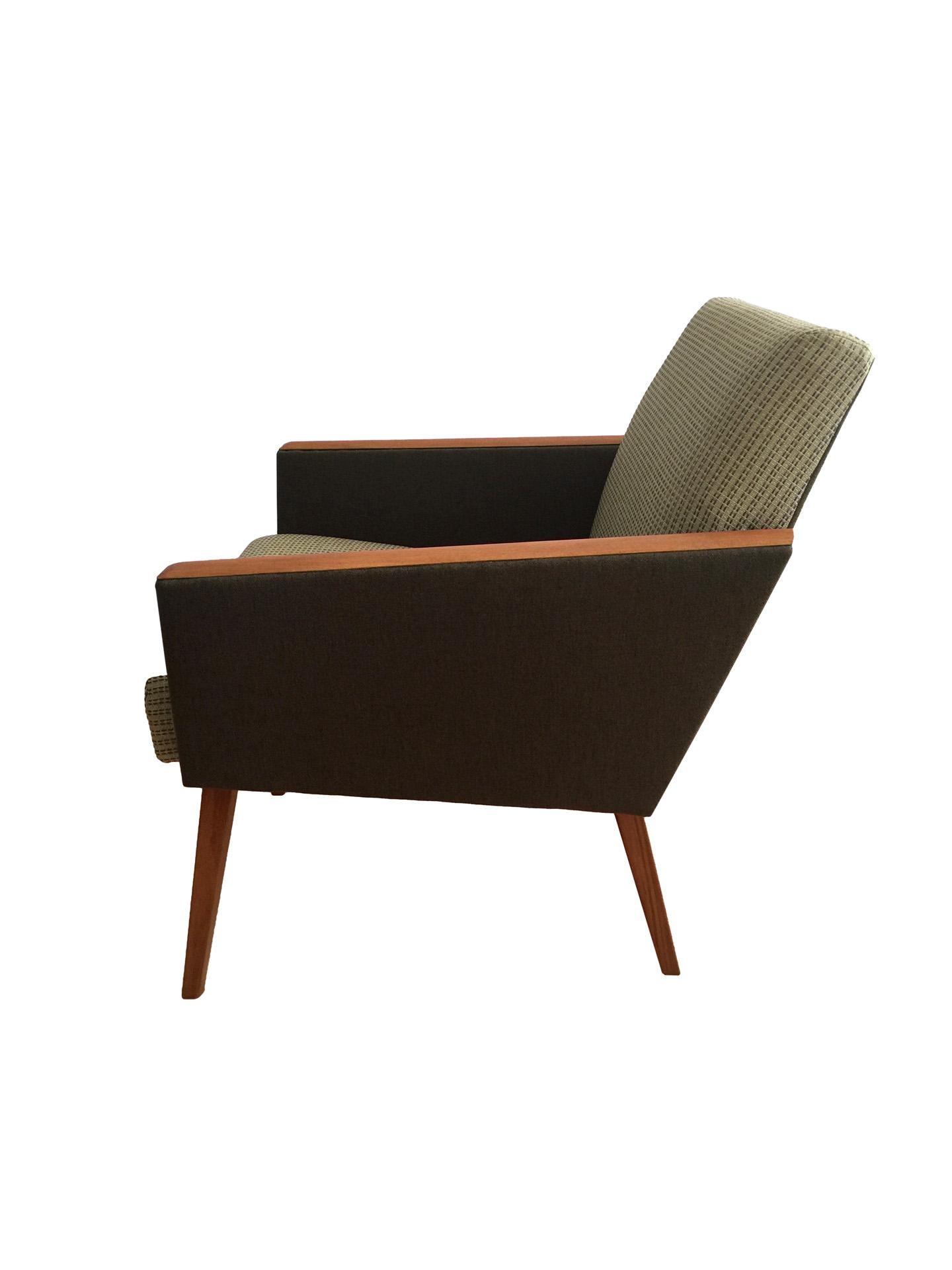 German Mid-Century Modern Lounge Armchair in Olive, 1970s For Sale
