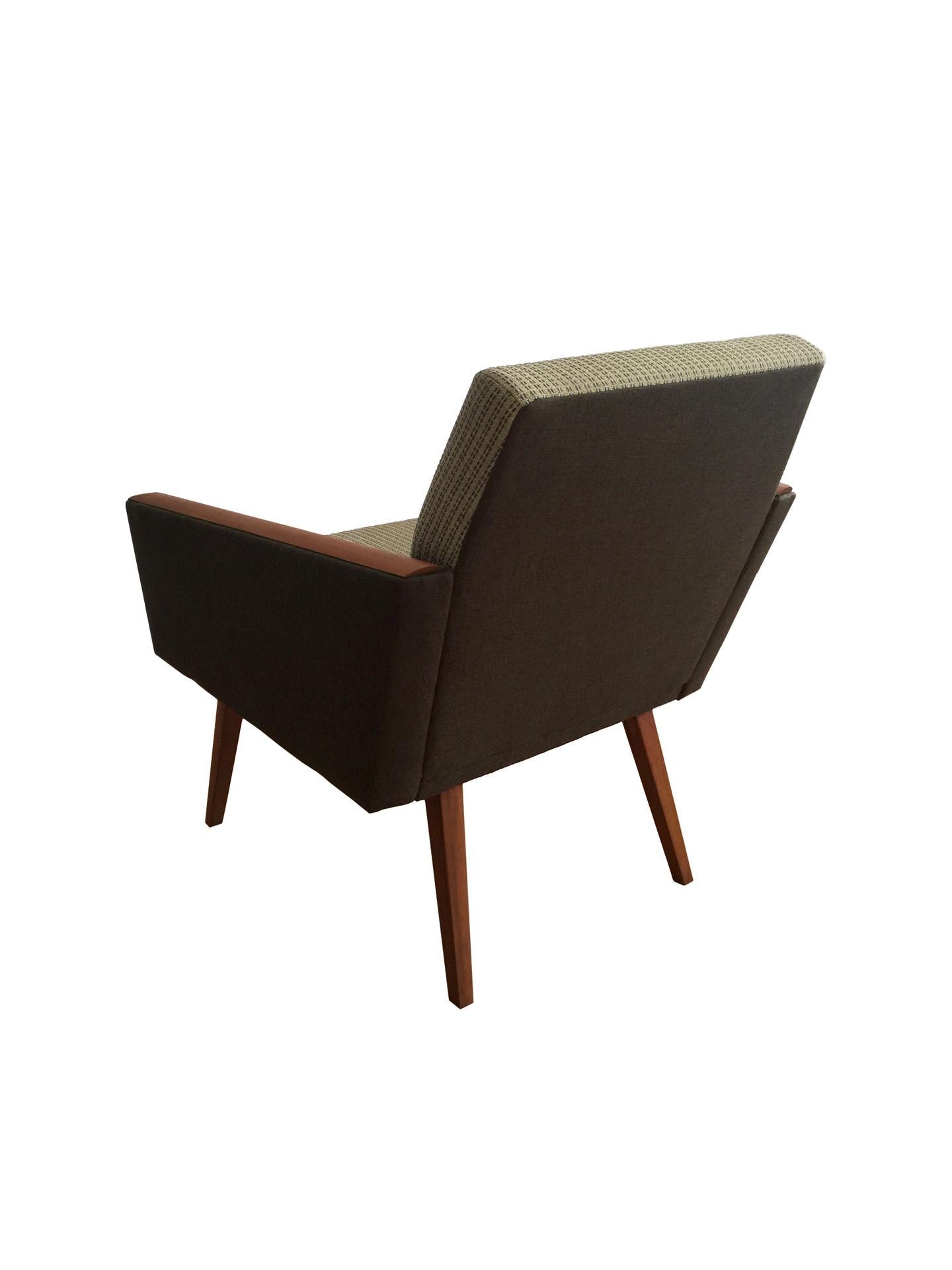 Hand-Crafted Mid-Century Modern Lounge Armchair in Olive, 1970s For Sale