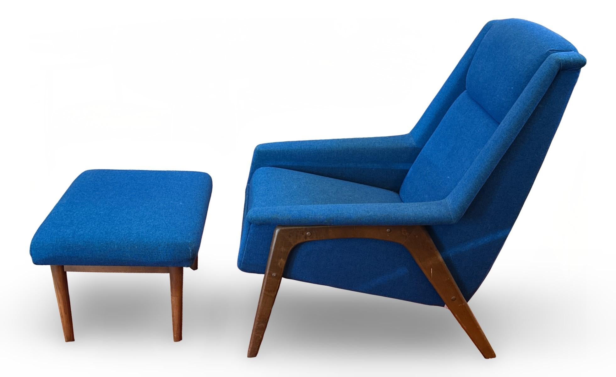 Mid-Century Modern lounge chair and ottoman by B.P. John Furniture Company of Portland, Oregon. Similar in style to Folke Ohlsson’s lounge chair for Dux, this piece exemplifies the timeless elegance and functionality characteristic of the
