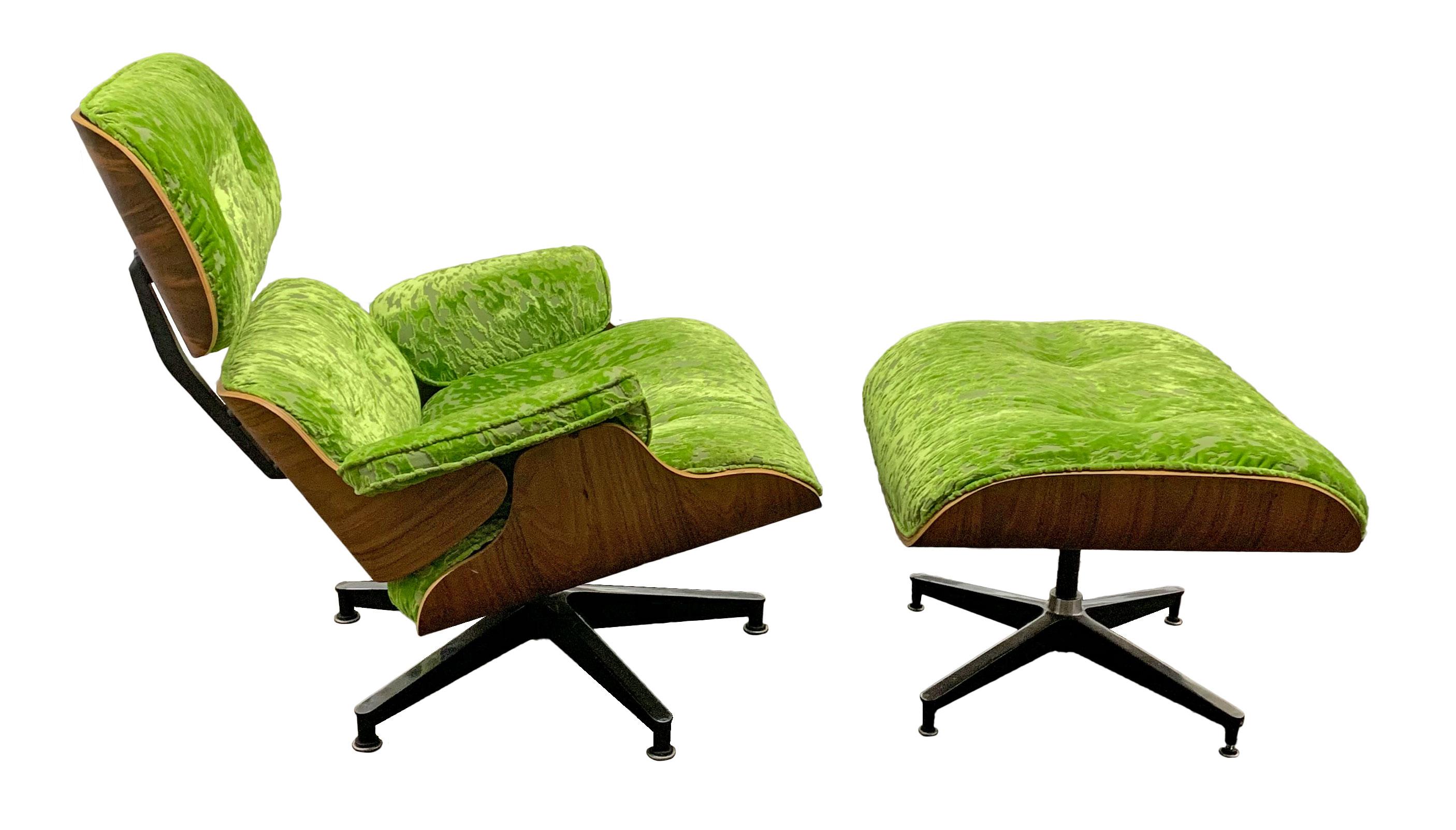 American Mid-Century Modern Lounge Chair and Ottoman in Style of Charles and Ray Eames For Sale