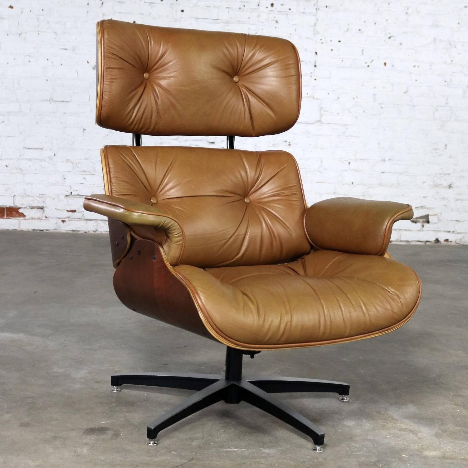 Mid-Century Modern Lounge Chair Attributed to Selig Plycraft in Style of Eames In Good Condition In Topeka, KS