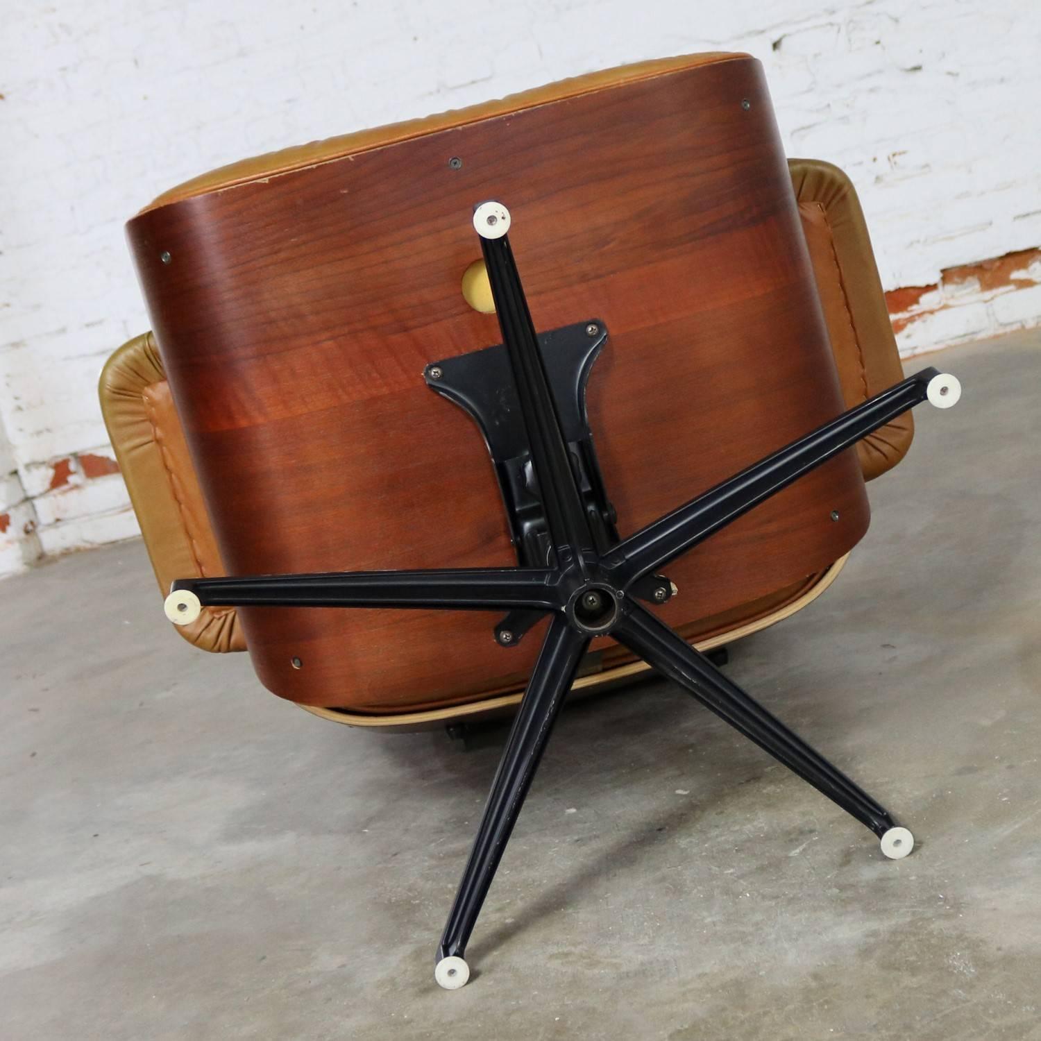 Aluminum Mid-Century Modern Lounge Chair Attributed to Selig Plycraft in Style of Eames