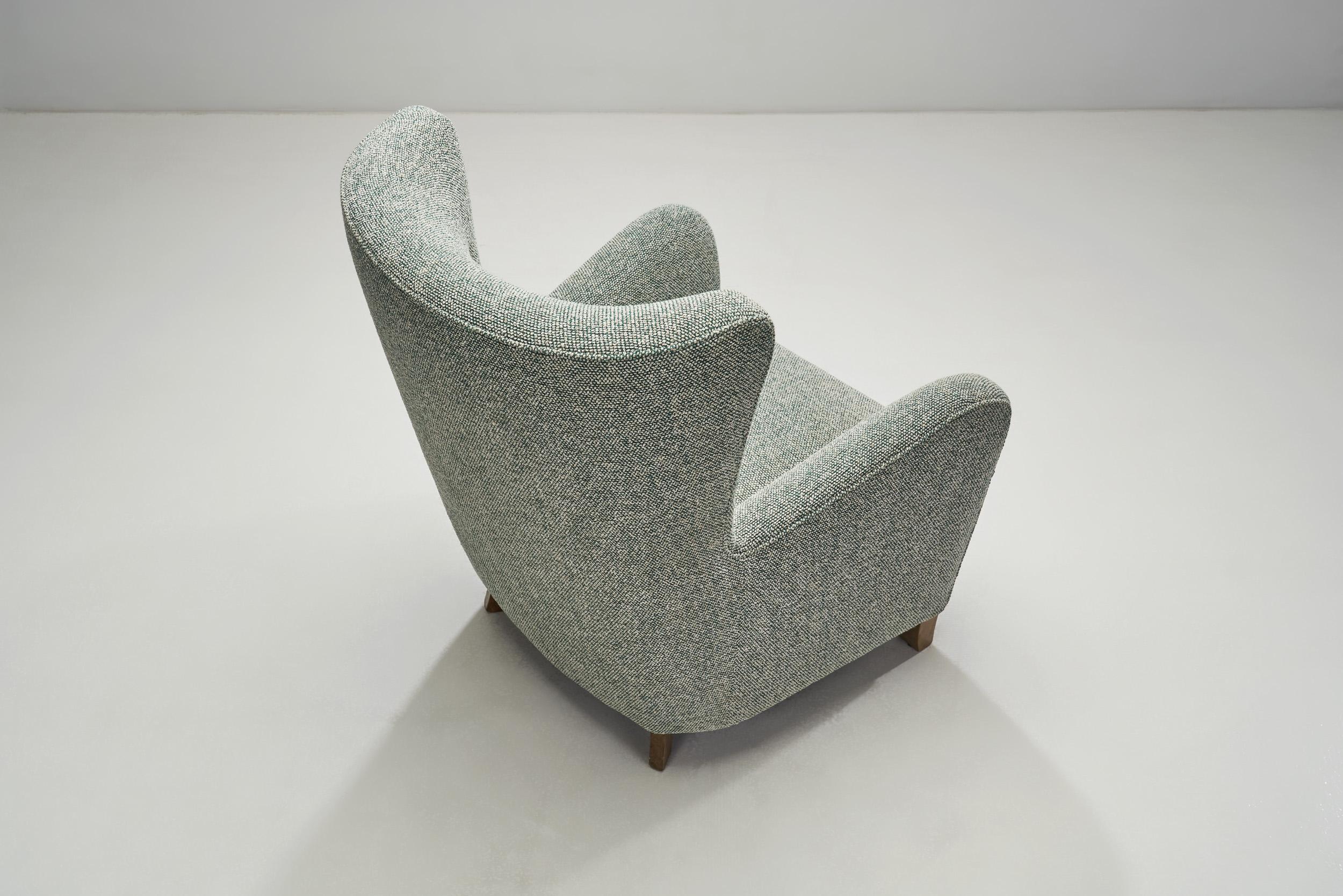 Mid-Century Modern Lounge Chair by a European Cabinetmaker, Europe ca 1950s For Sale 4