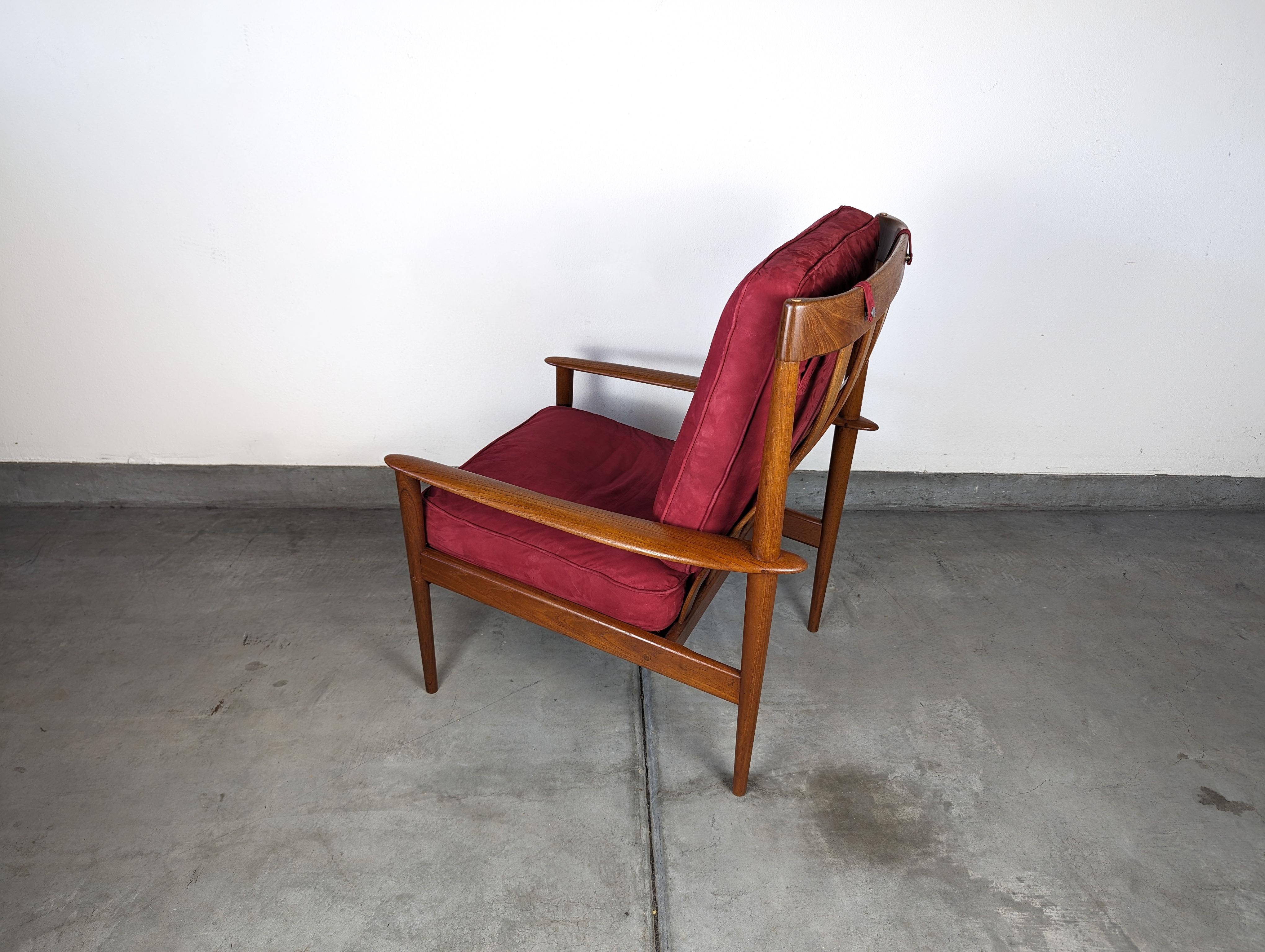 Leather Mid-Century Modern Lounge Chair by Grete Jalk, PJ56 Highback Model, c1960s For Sale