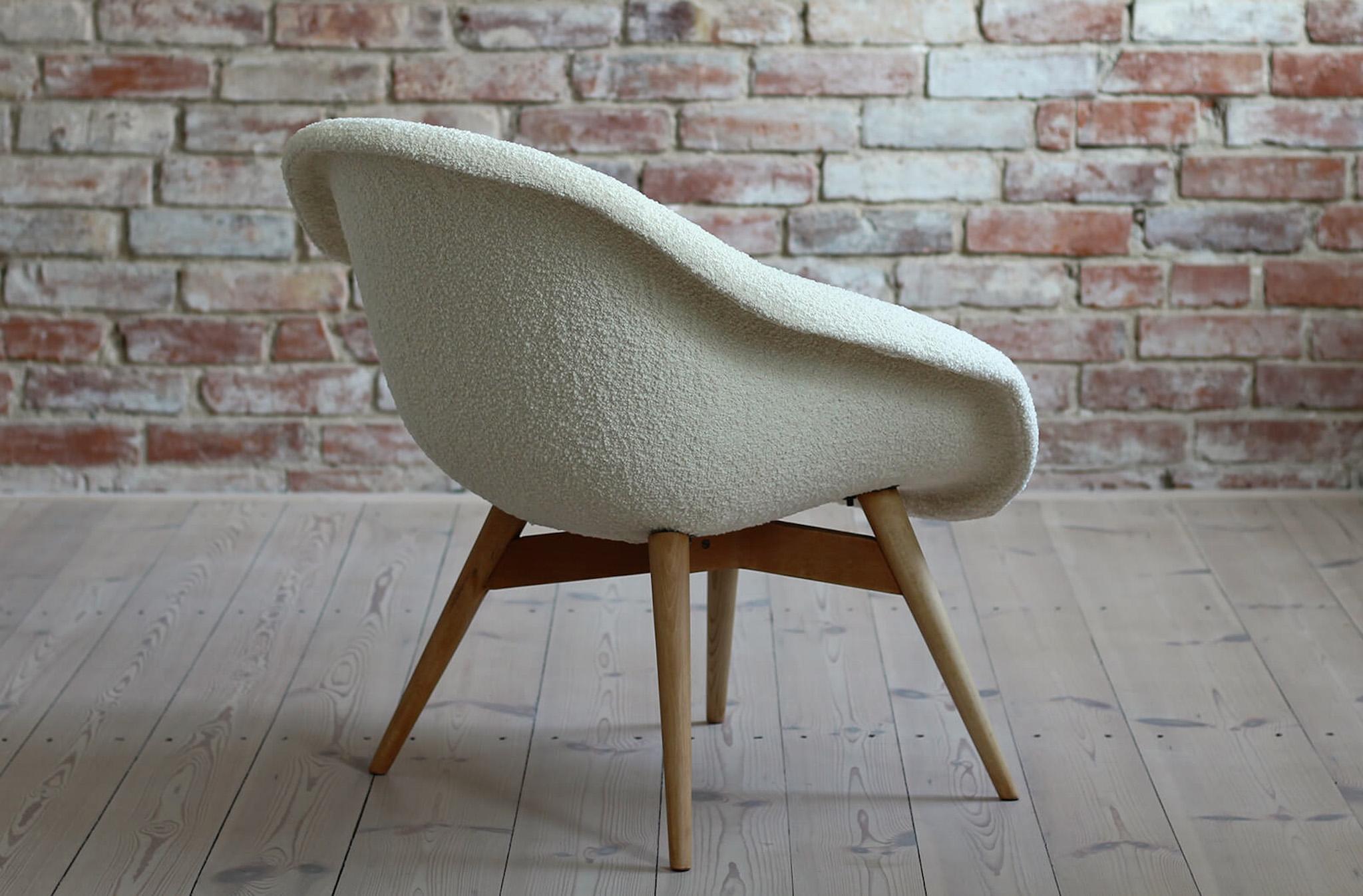 Mid Century Modern Lounge Chair by M. Navrátil, 1950s, French Boucle Fabric For Sale 1